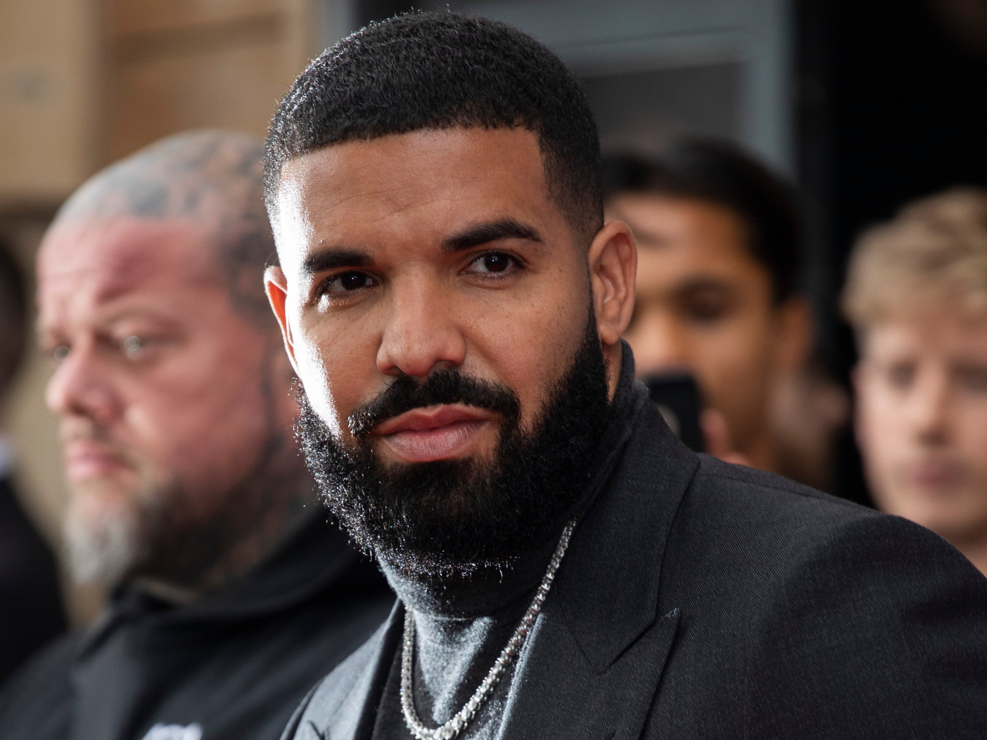 Drake, worth £260m, wants more money from Spotify for streaming milestones