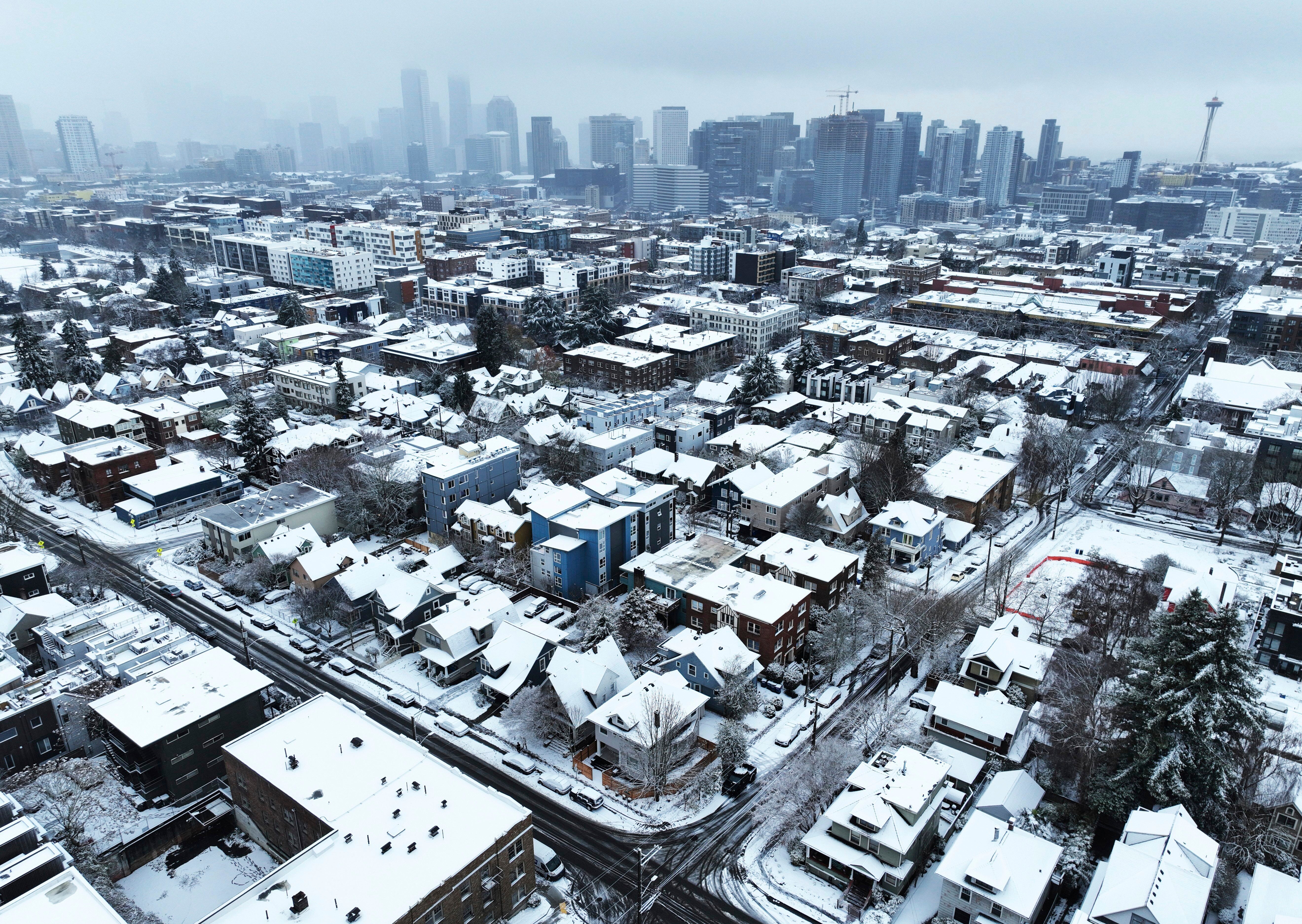 APTOPIX Winter Storm Pacific Northwest