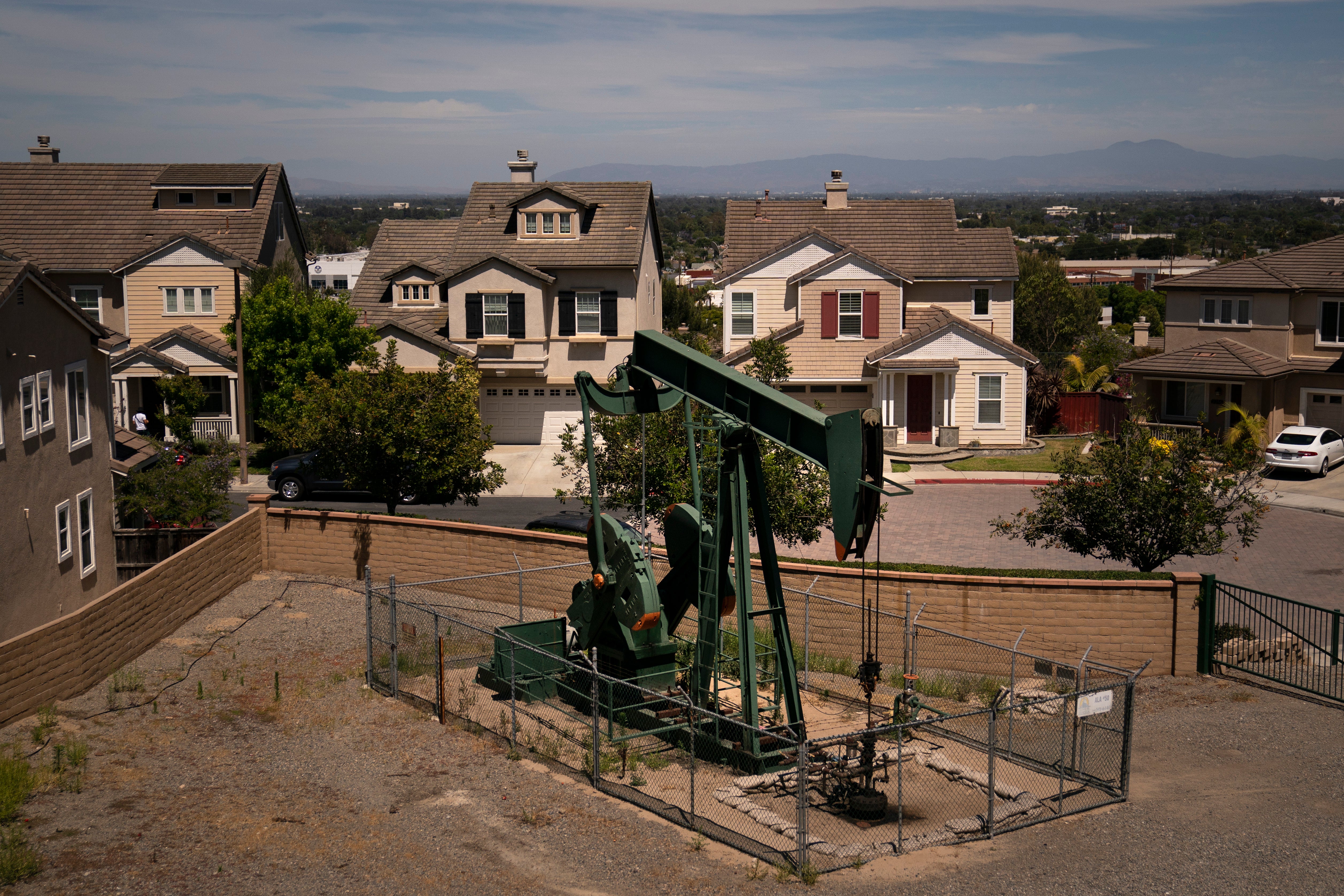Pro-oil petition drive in California under question