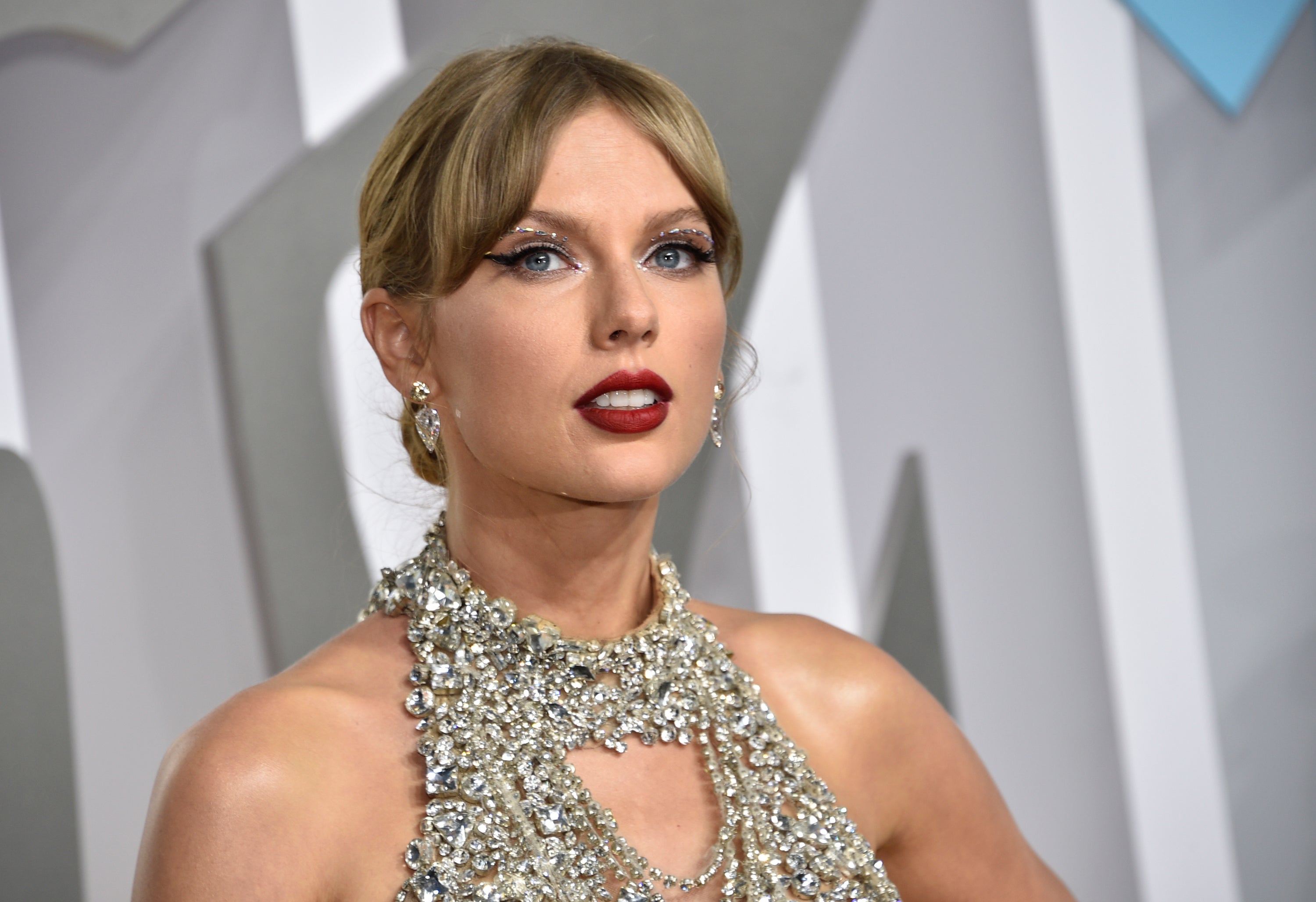 Taylor Swift arrives at the MTV Video Music Awards on Sunday, in New Jersey in 2022