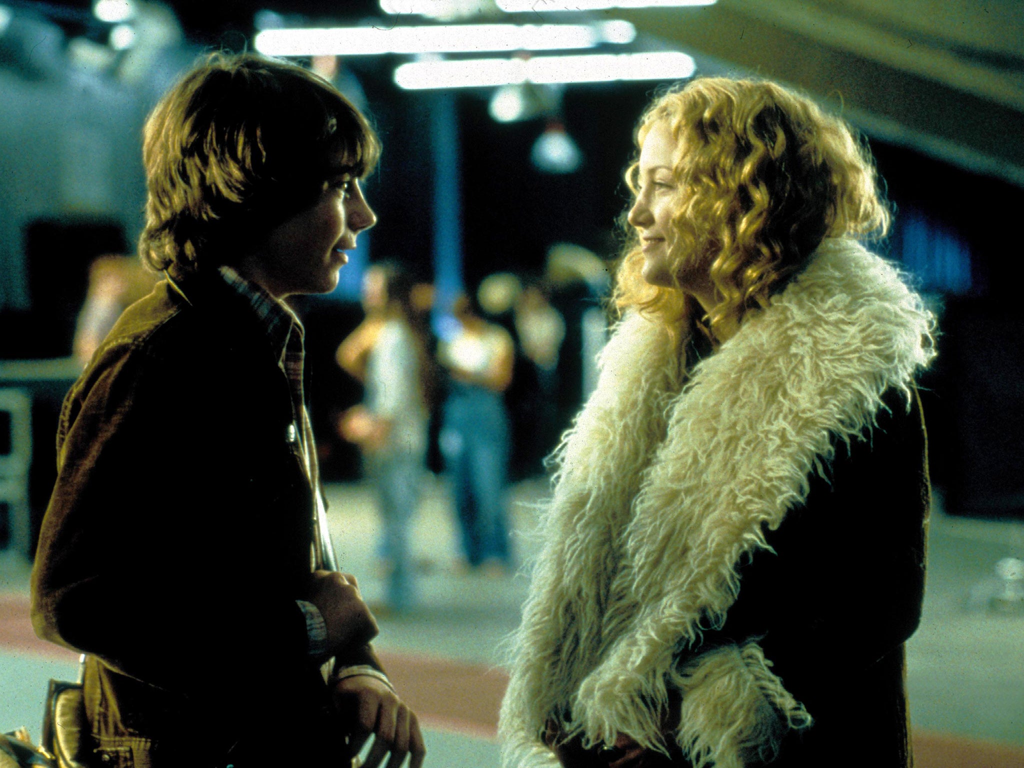 Hudson alongside Patrick Fugit in ‘Almost Famous’