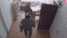 CCTV captures chilling footage of Putin’s soldiers raiding Ukrainian orphanage to take children