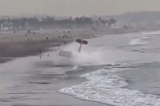 Shocking video shows plane crash on Los Angeles beach that killed former Santa Monica mayor Rex Minter
