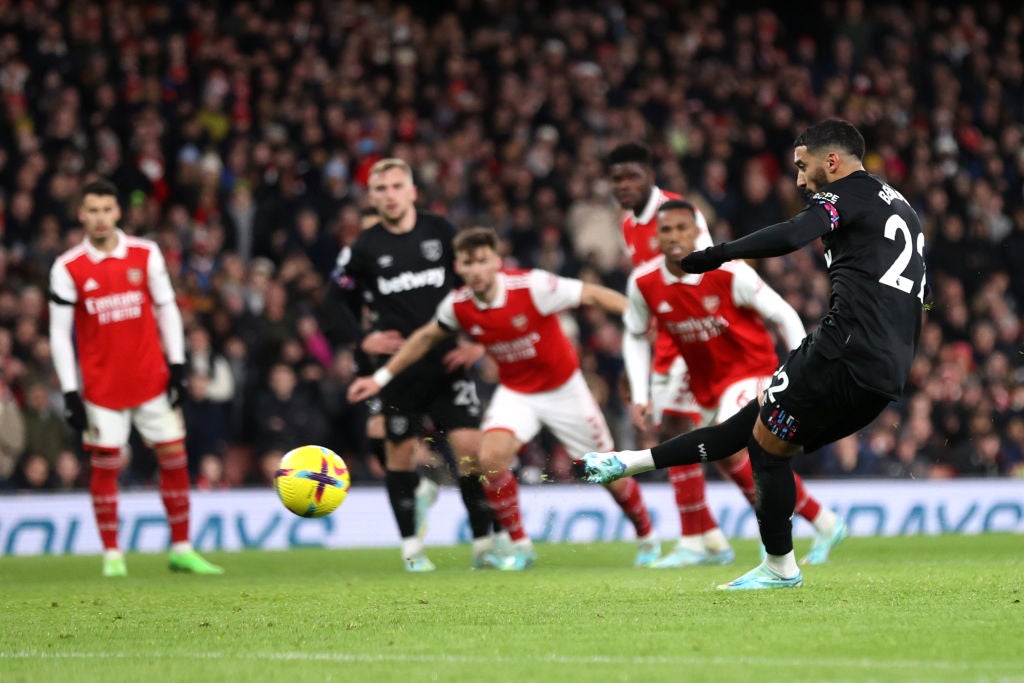 Said Benrahma scores for the Hammers