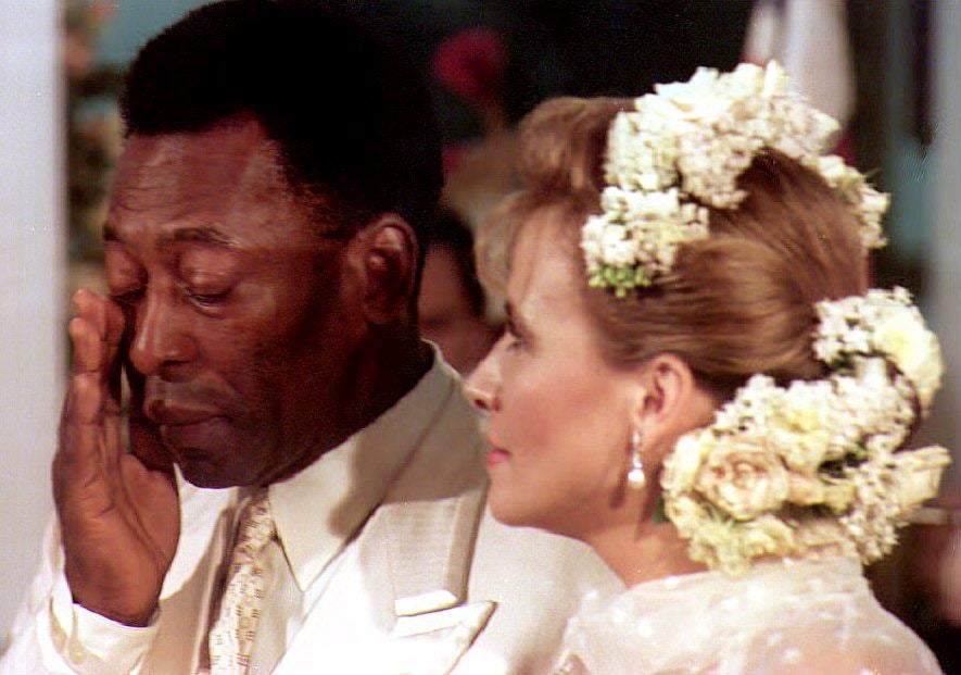 Pele cries during his wedding to Brazilian Assiria Seixas Lemos 30 April 1994 in Recife, Brazil. Some 600 people attended the wedding.