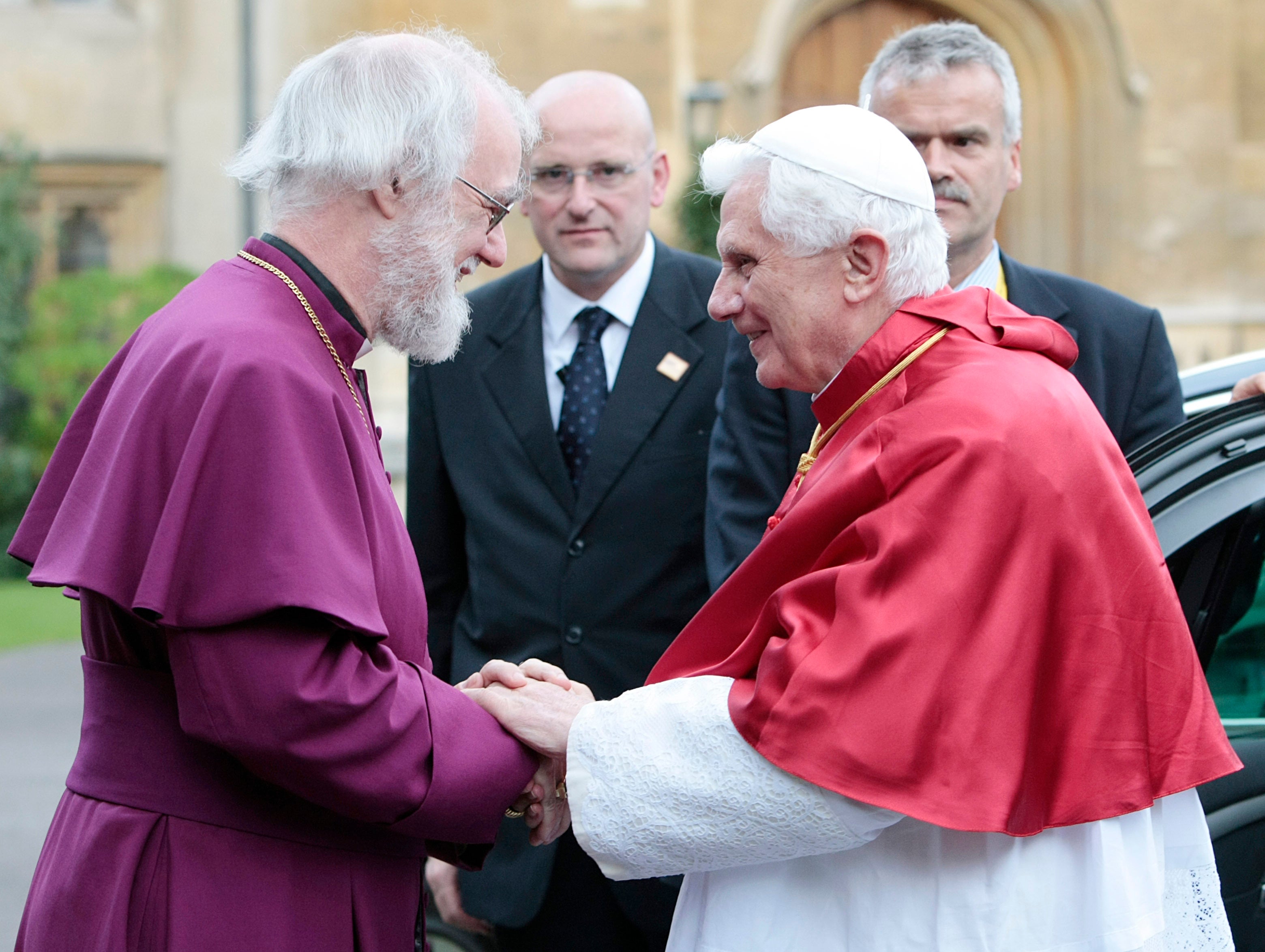 Rowan Williams, seen meeting Pope Benedict, queried whether ‘it is indeed impossible even to hold dissenting views’ in politics