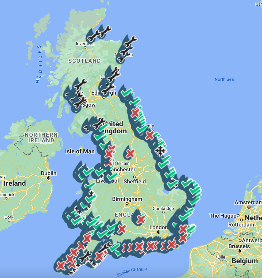 Map showing live pollution alerts on the UK coastline for Wednesday