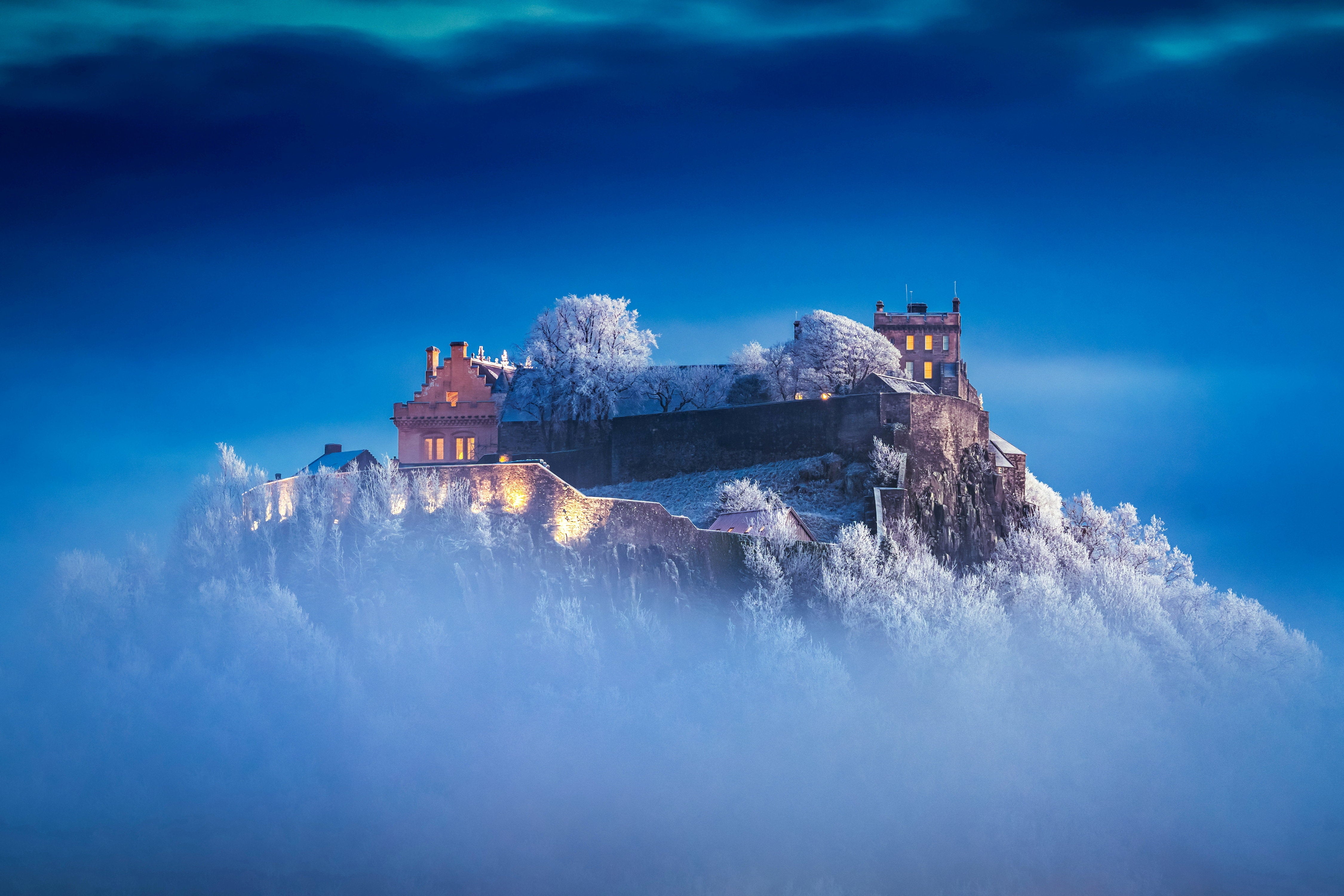 A photographer snapped snow-capped Stirling Castle shrouded in mist as he compared it to something out of Harry Potter