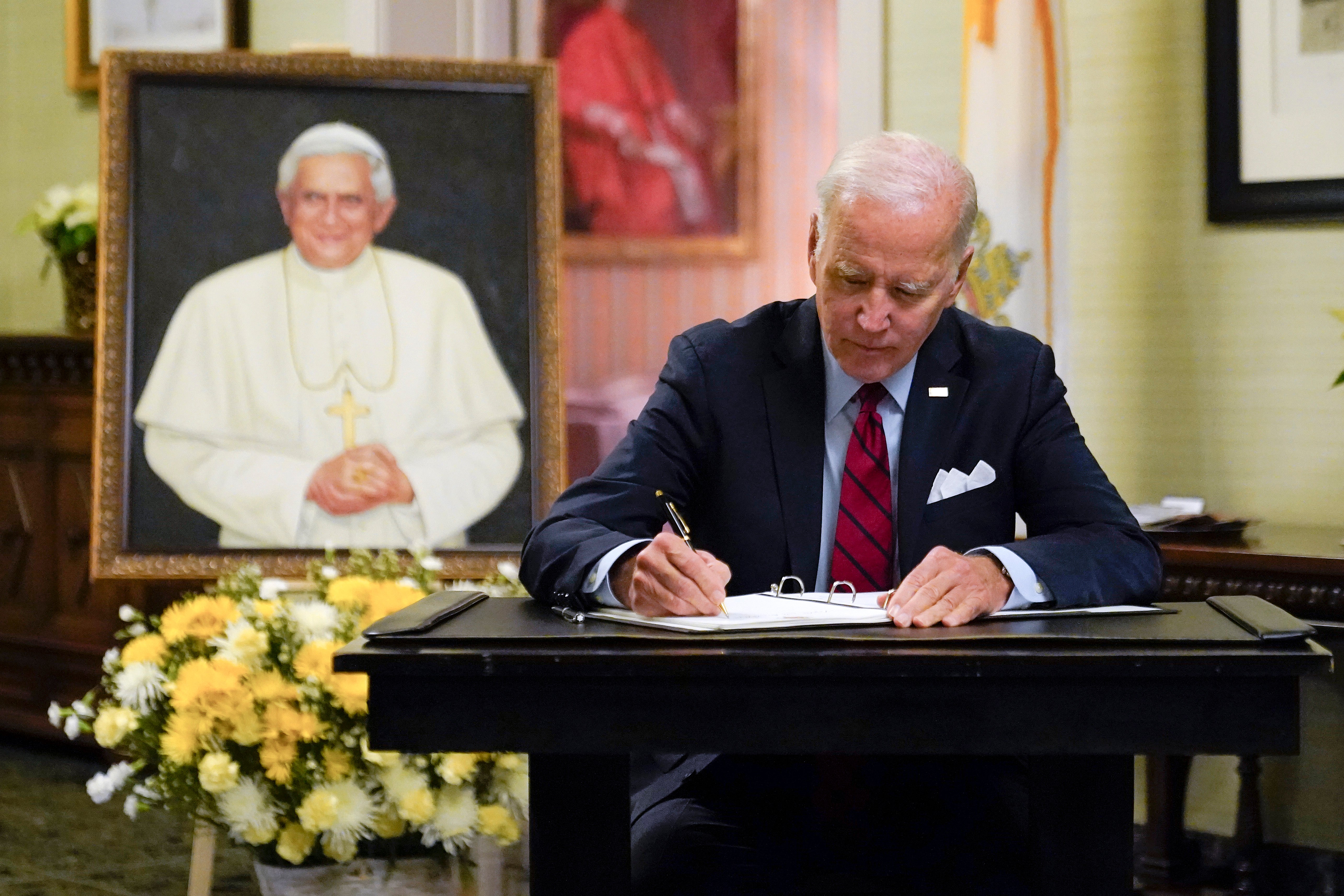 Biden Benedict XVI