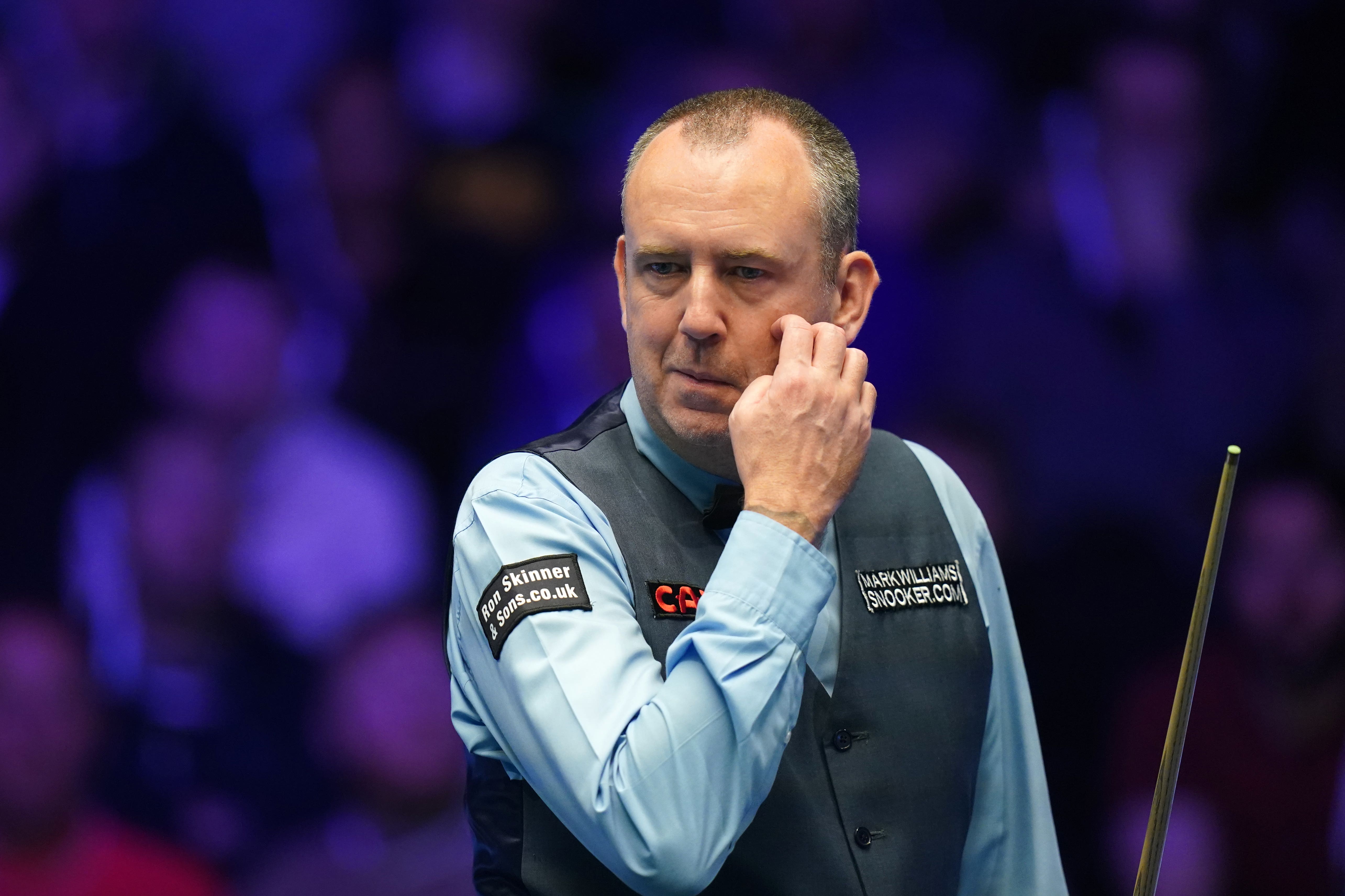 Mark Williams swatted David Gilbert 6-2 in London (Adam Davy/PA)