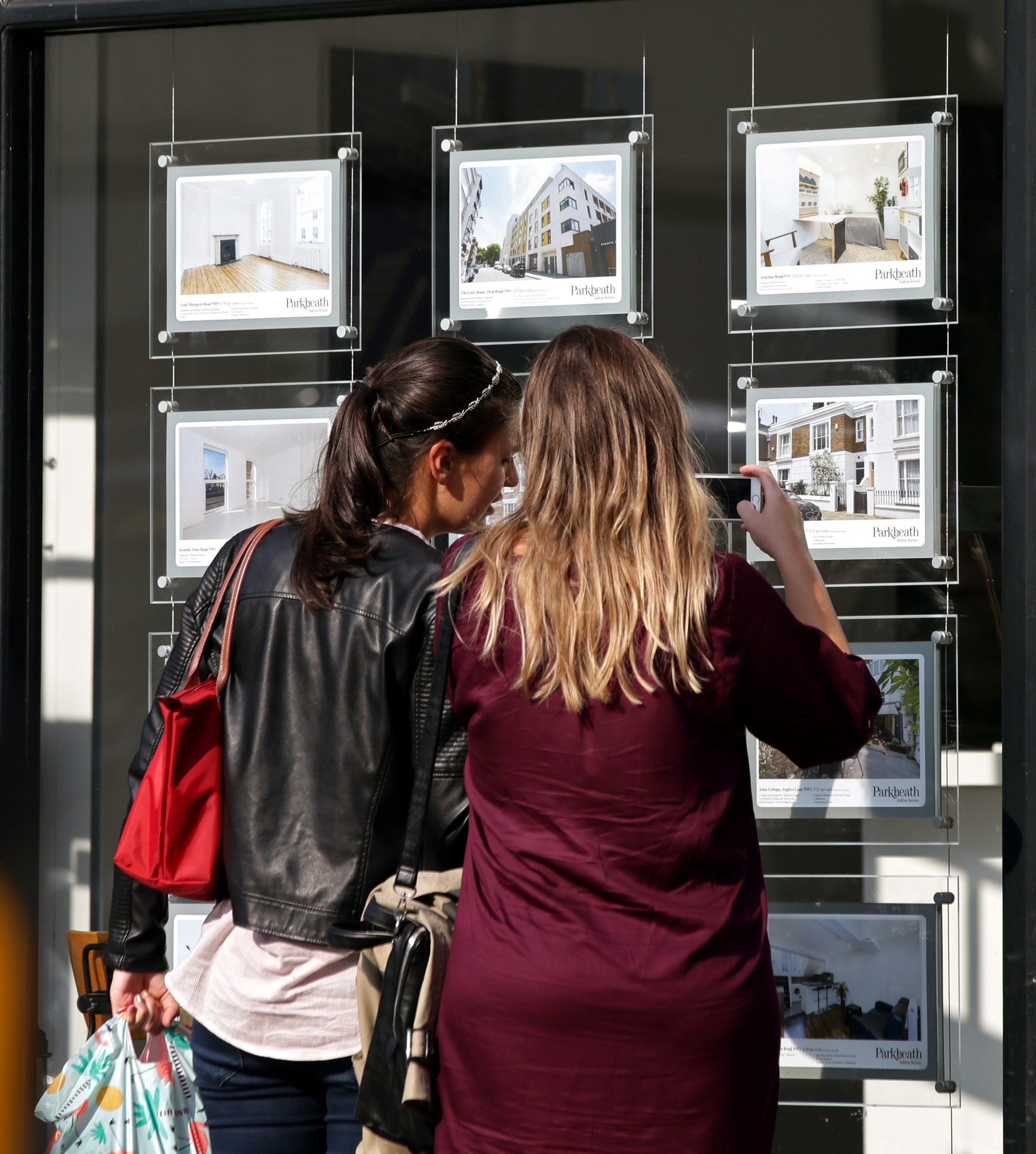 A steep fall in house prices is looking unlikely, despite predictions by lenders, estate firms and property platforms