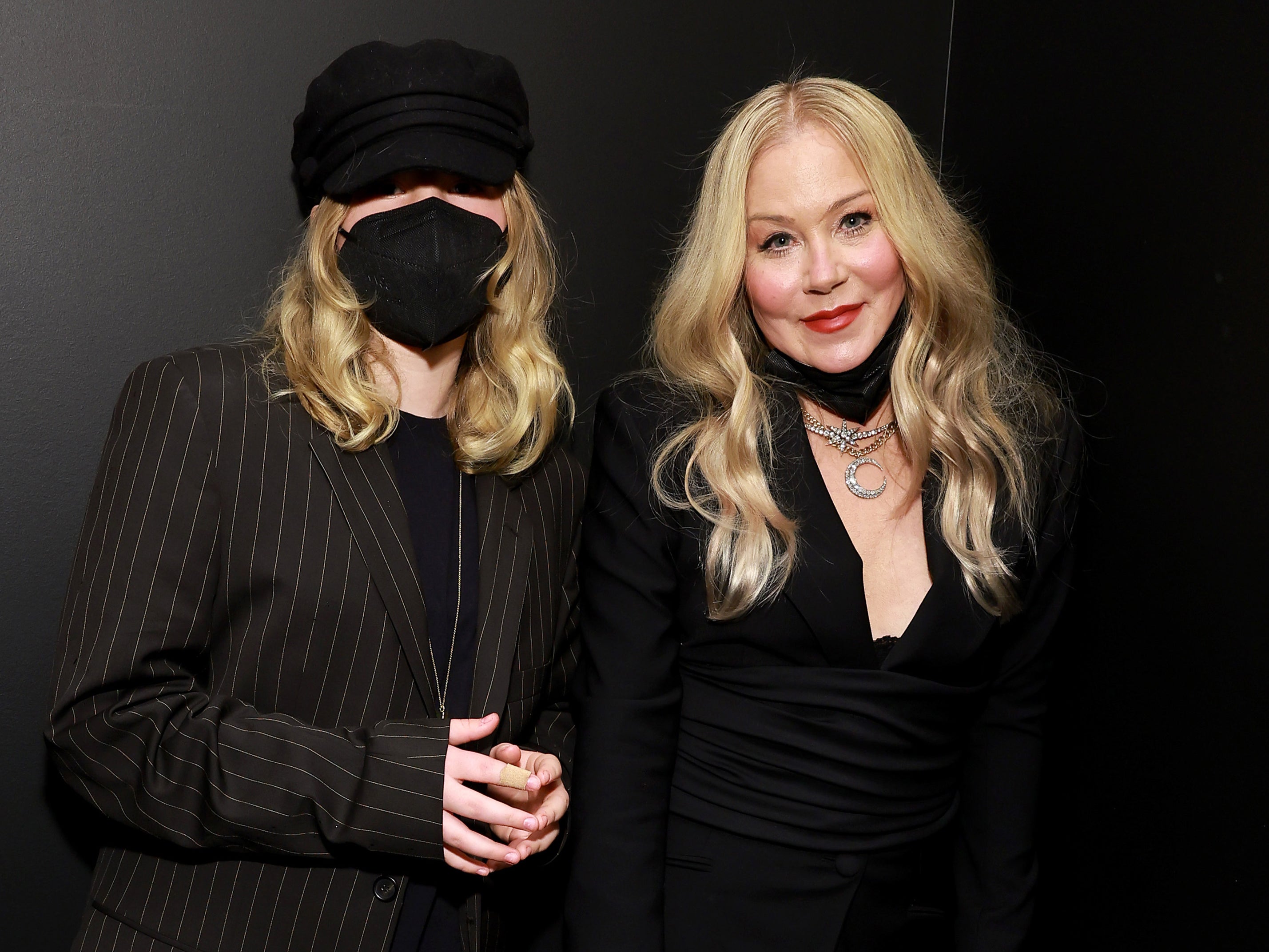 Christina Applegate brings daughter as date to her first awards show since MS diagnosis