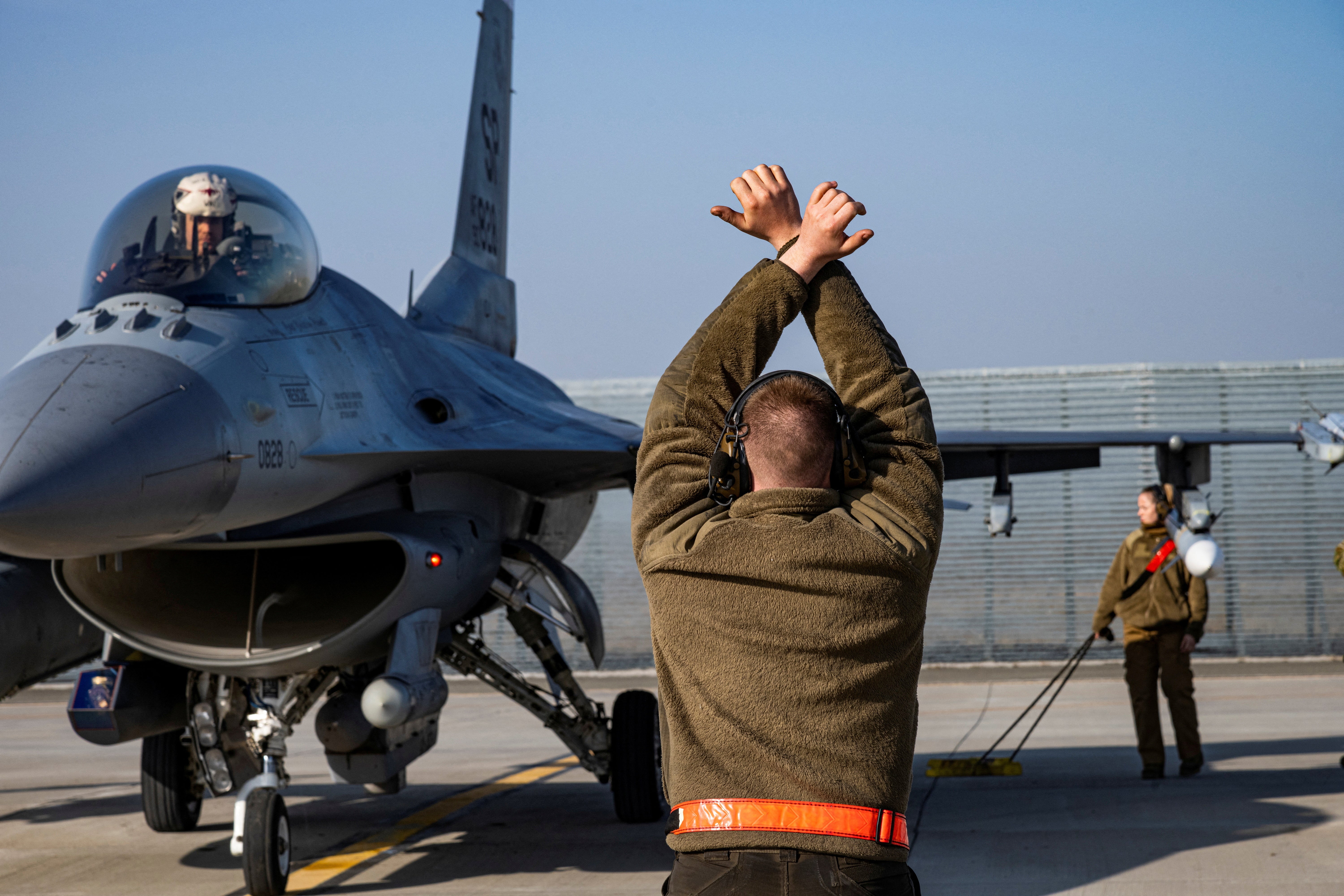 The most likely warplanes the Ukrainians are likely to get are American F-16s