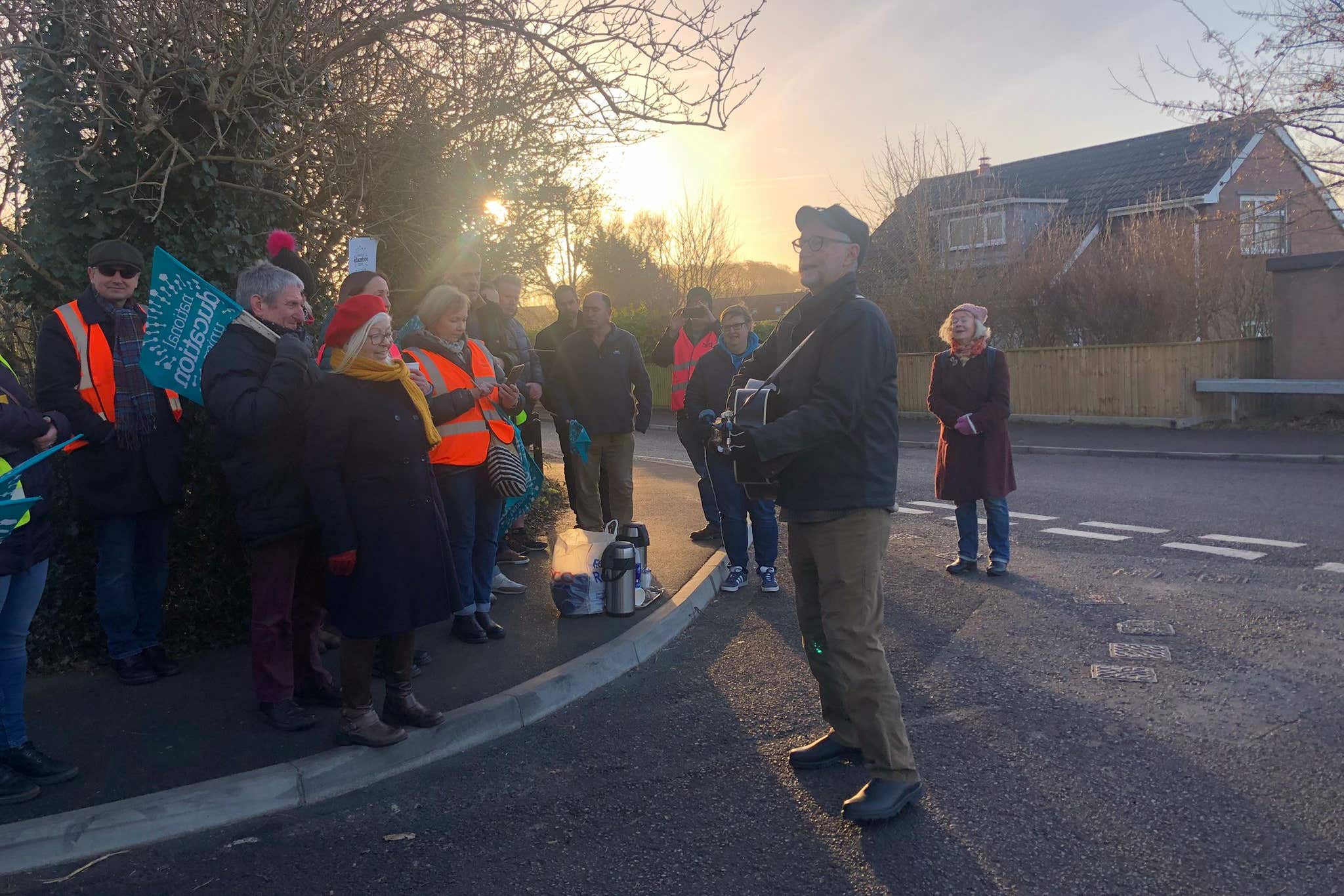 The folksinger showed his face to perform songs for those on the picket line at St Osmund’s School (St Osmund’s School)