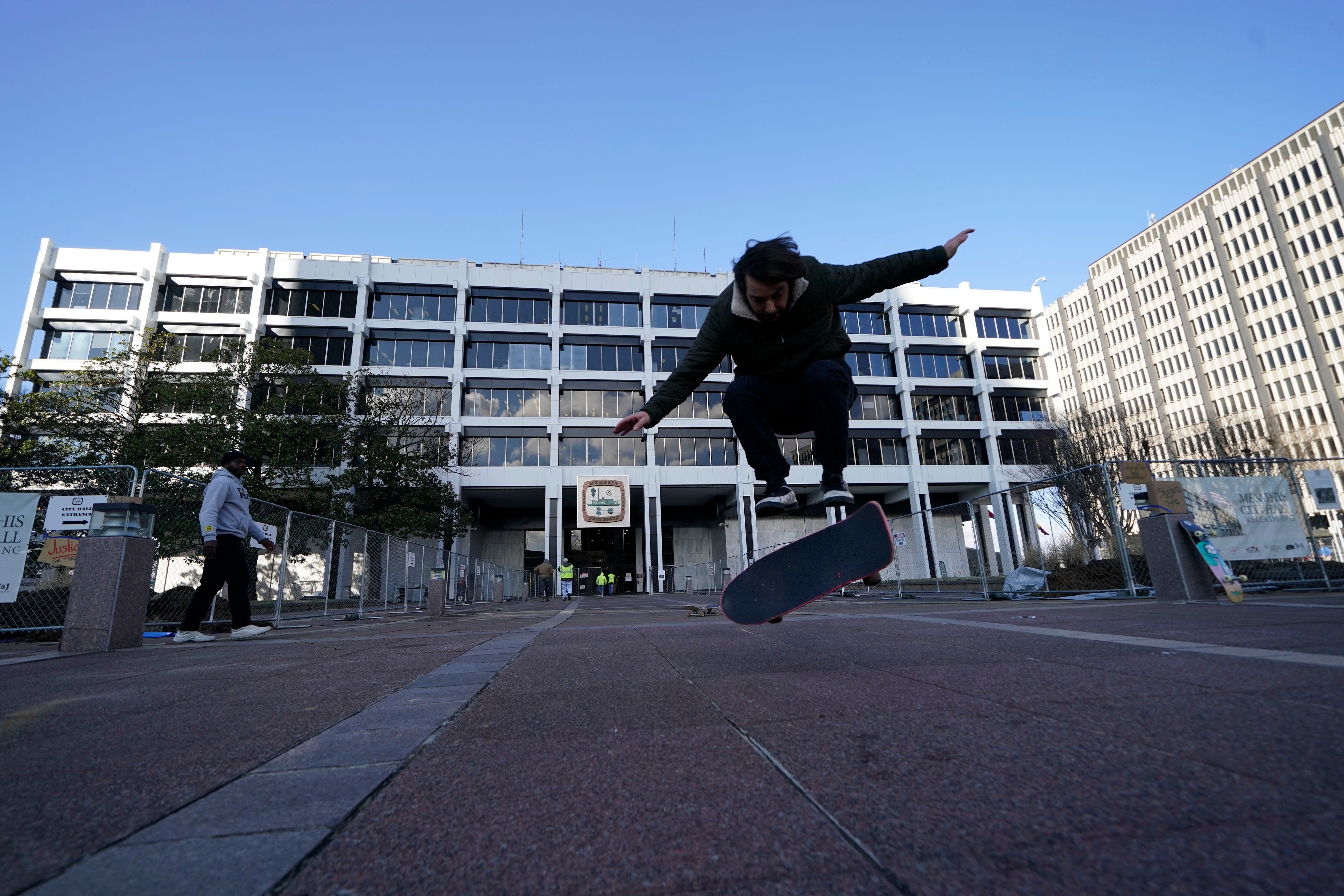 Skateboarders skated outside Memphis City Hall on 23 January at the request of the family of Tyre Nichols