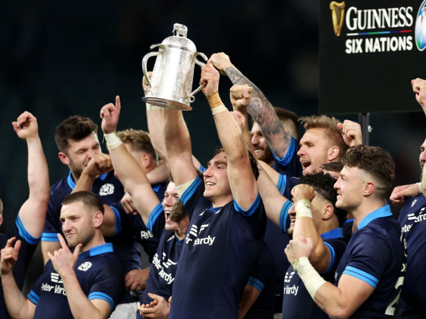 Scotland lift the Calcutta Cup at Twickenham