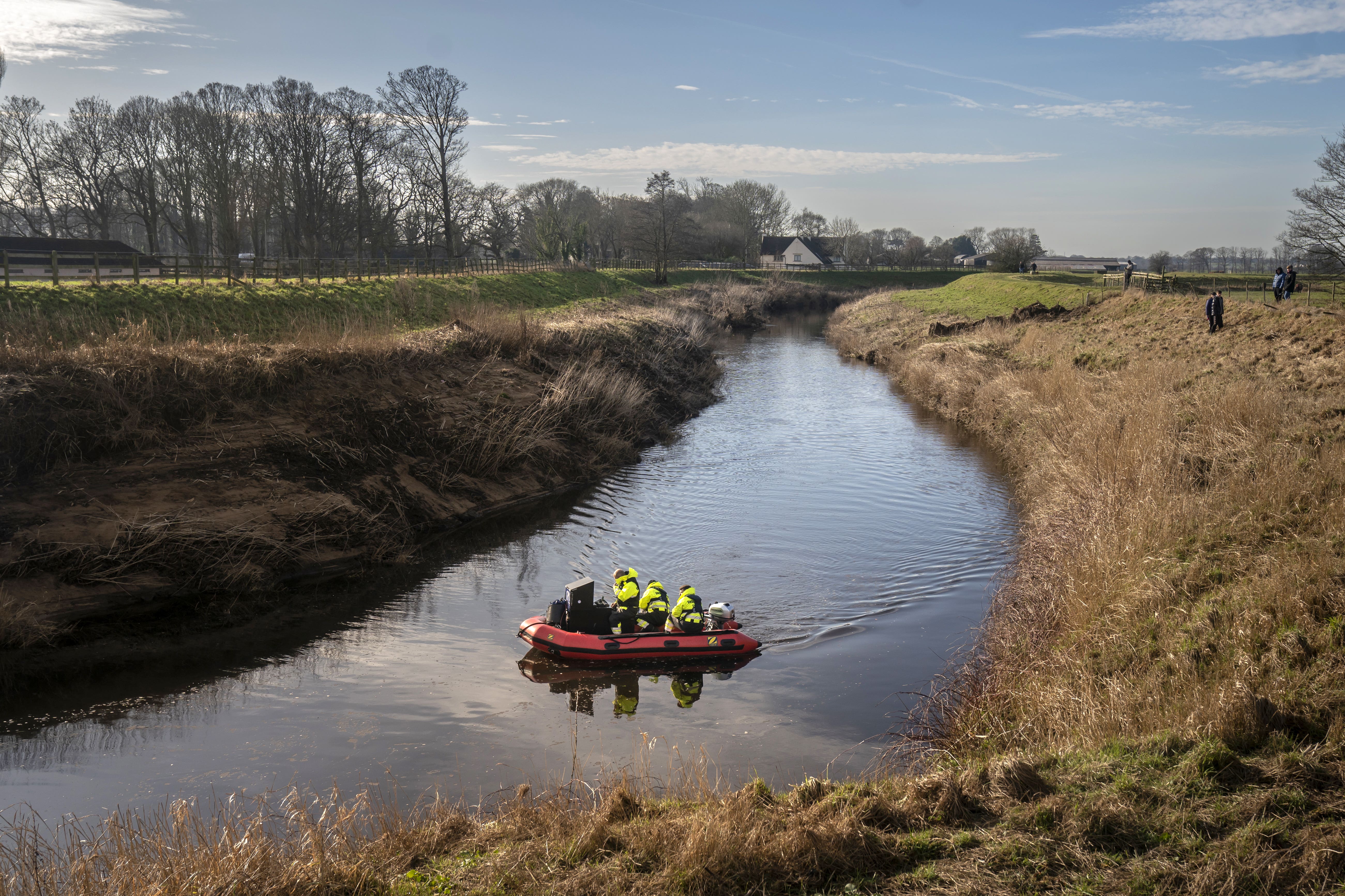 Underwater search experts did not find anything on the first day of searching