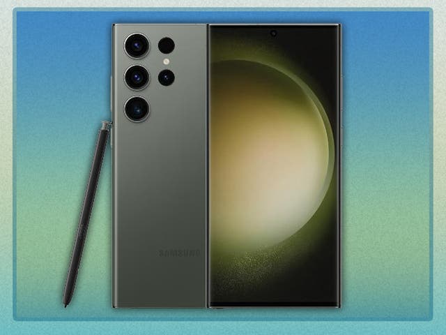 <p>Samsung offers up to £600 off when you trade-in your old phone </p>