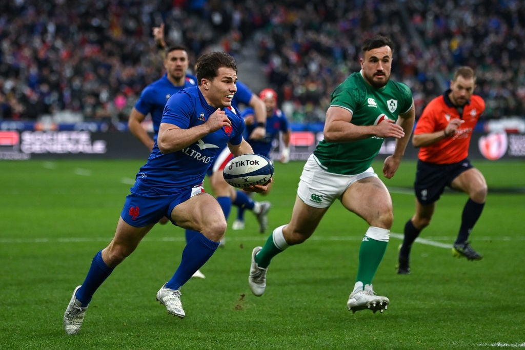 Antoine Dupont en route to France’s first try against Ireland last year