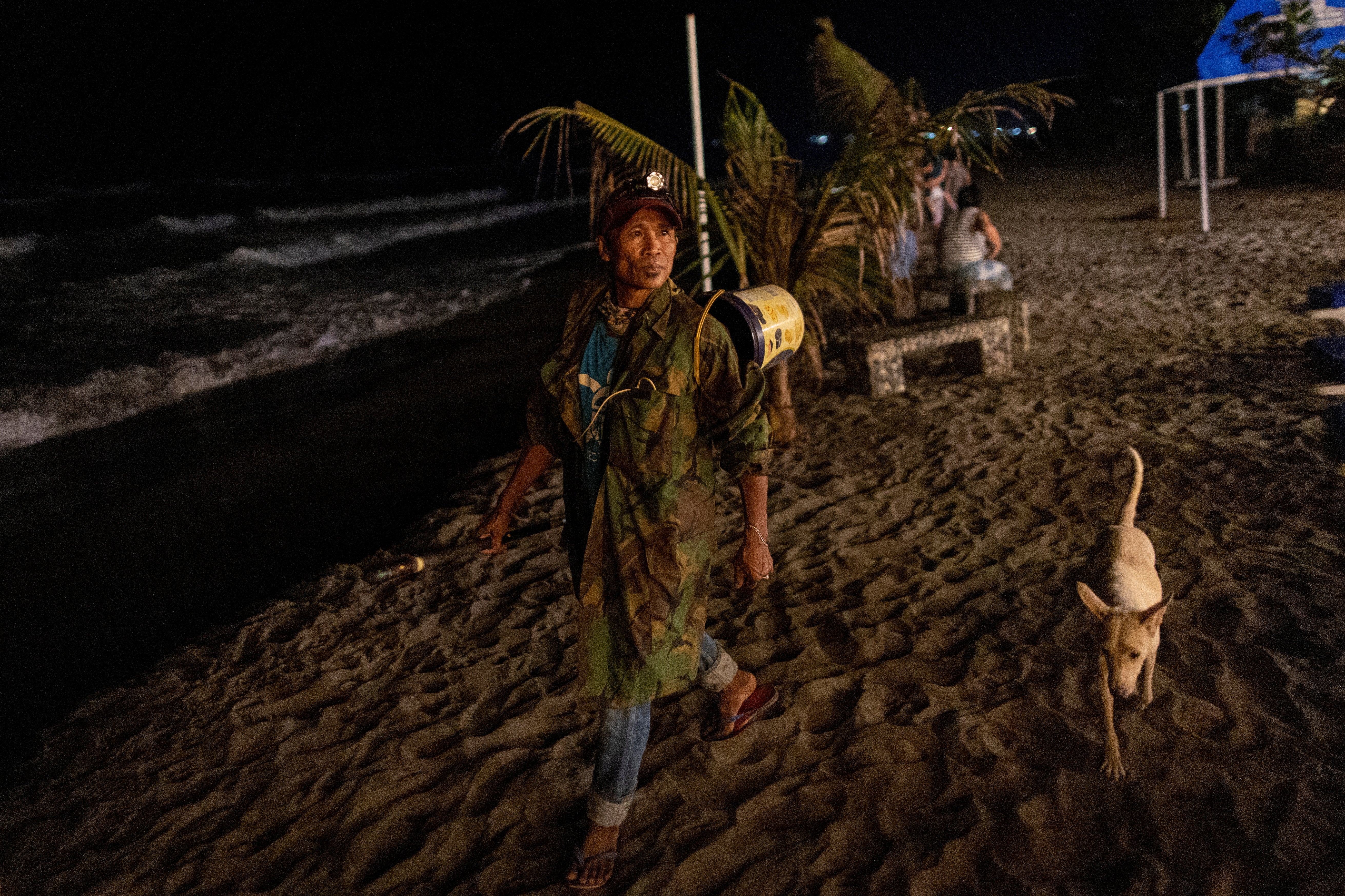 Manlugay looks for tracks and nests to turn them over to CURMA