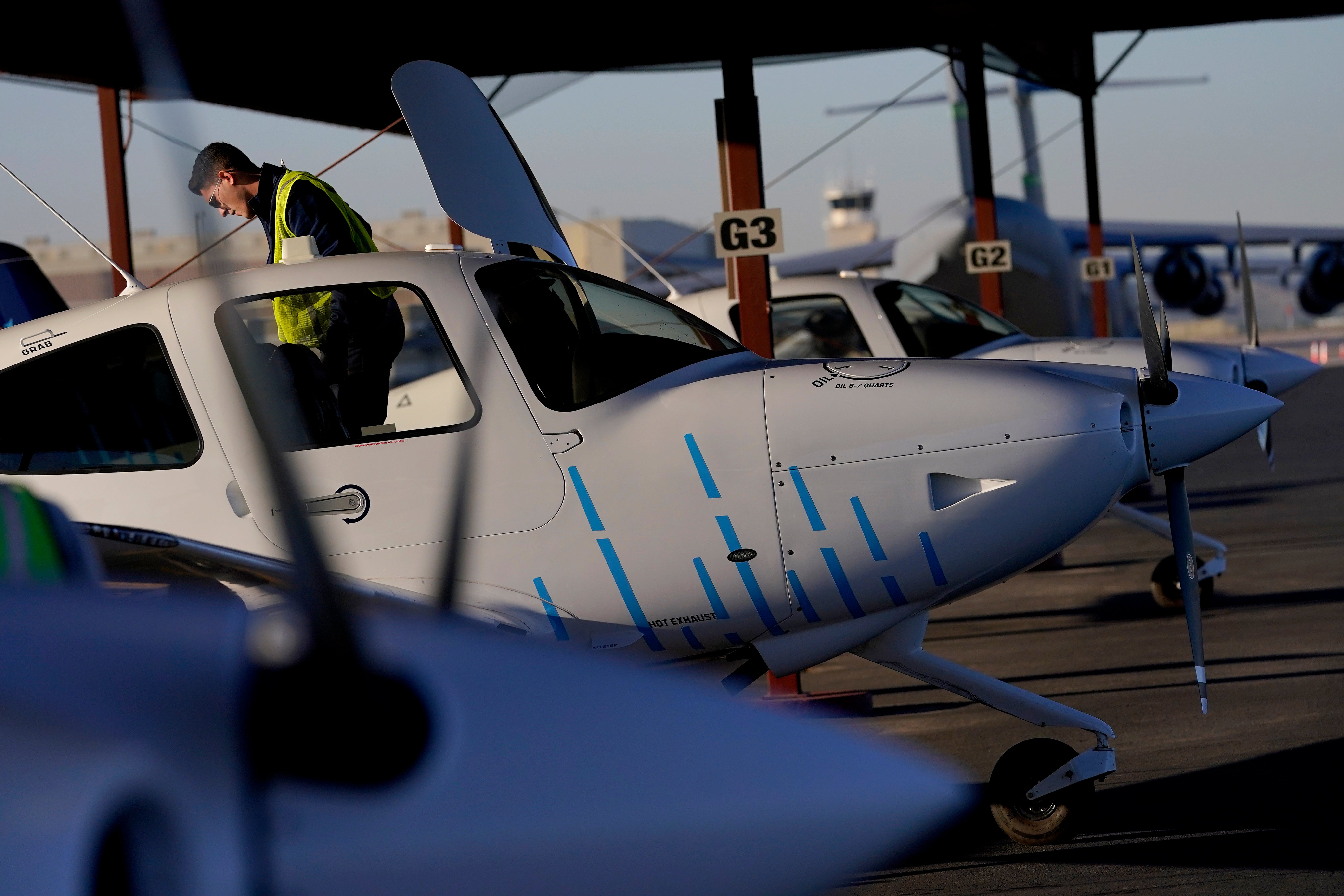 The lawsuit claims that United Aviate Academy began expelling students from the program