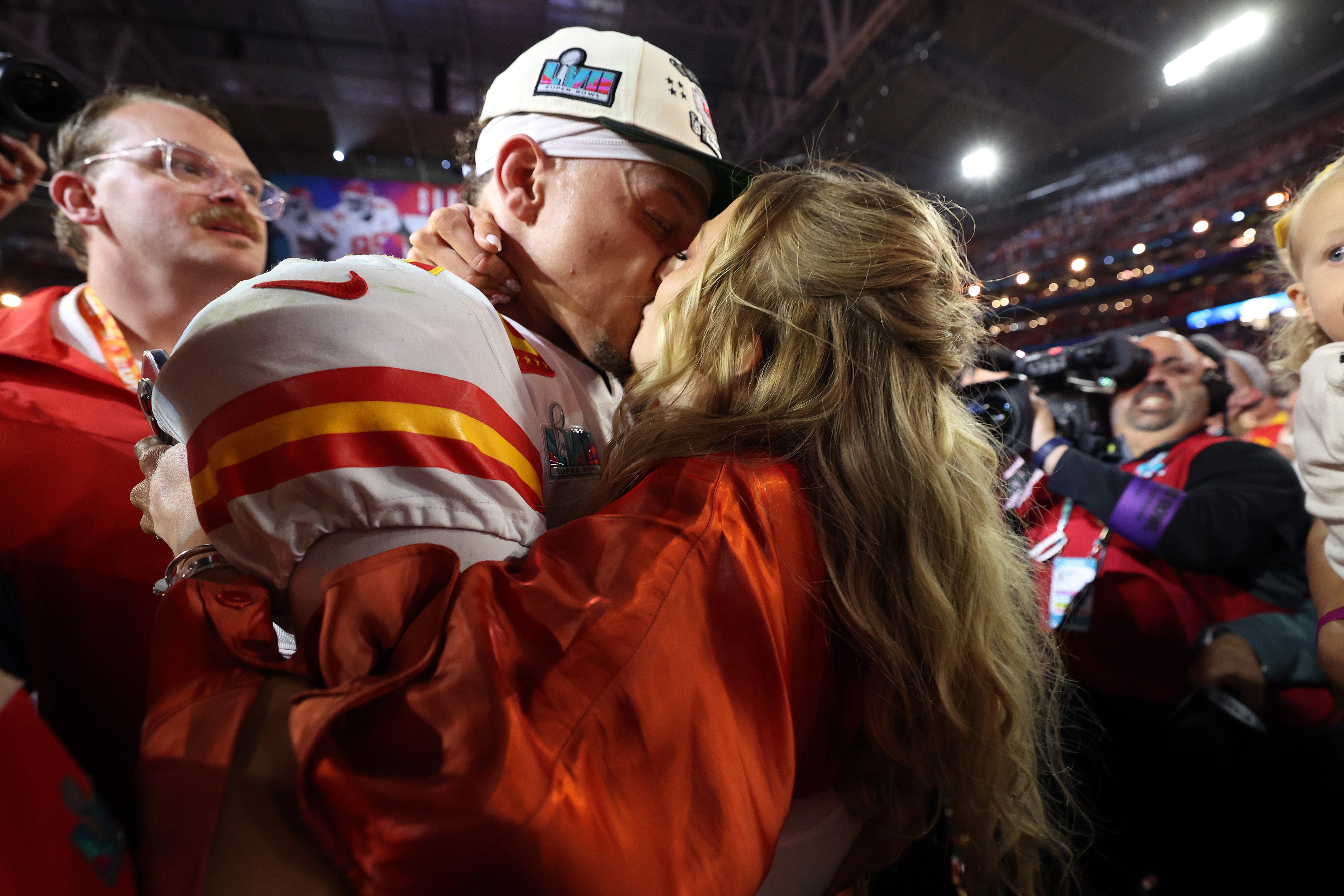 Patrick Mahomes kisses wife Brittany after Super Bowl LVII win