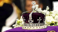 How the Queen Consort’s coronation crown will be ‘sustainable’