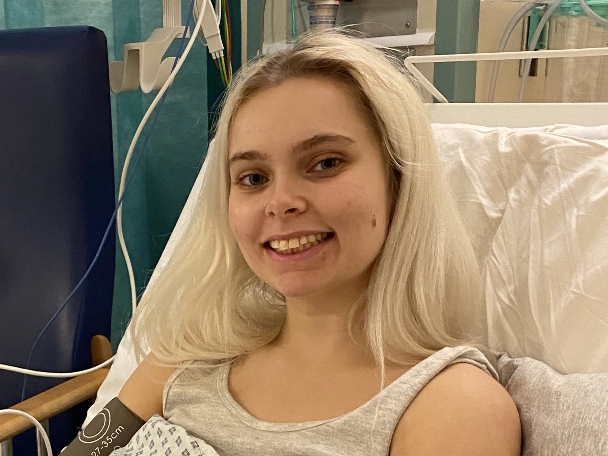 Woman diagnosed with aggressive cancer after six months of back pain