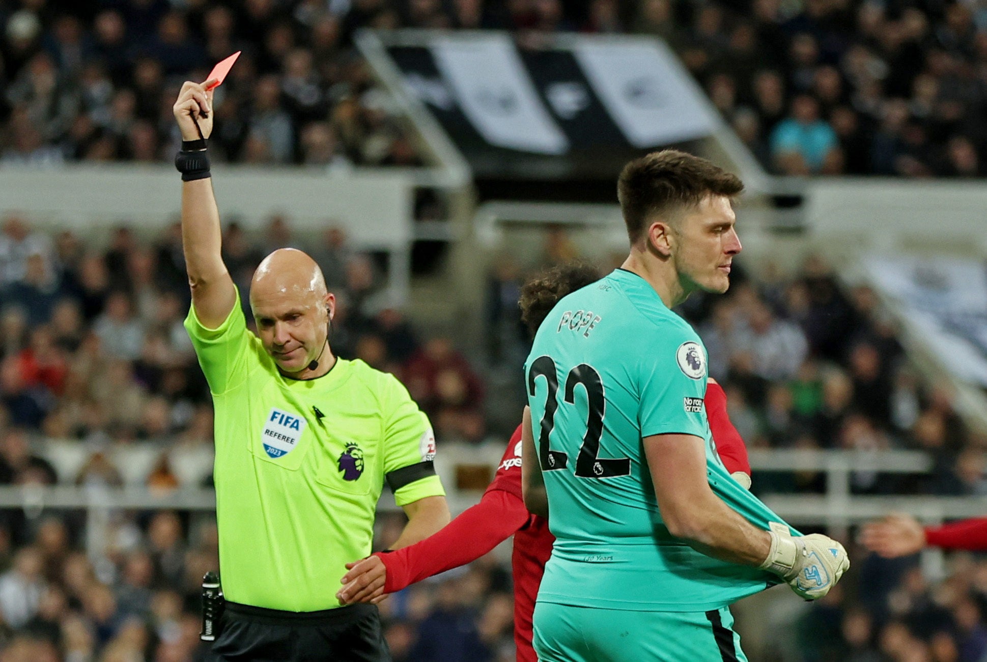 Newcastle vs Liverpool LIVE: Premier League latest score and goal updates as hosts down to 10-men following Nick Pope red card
