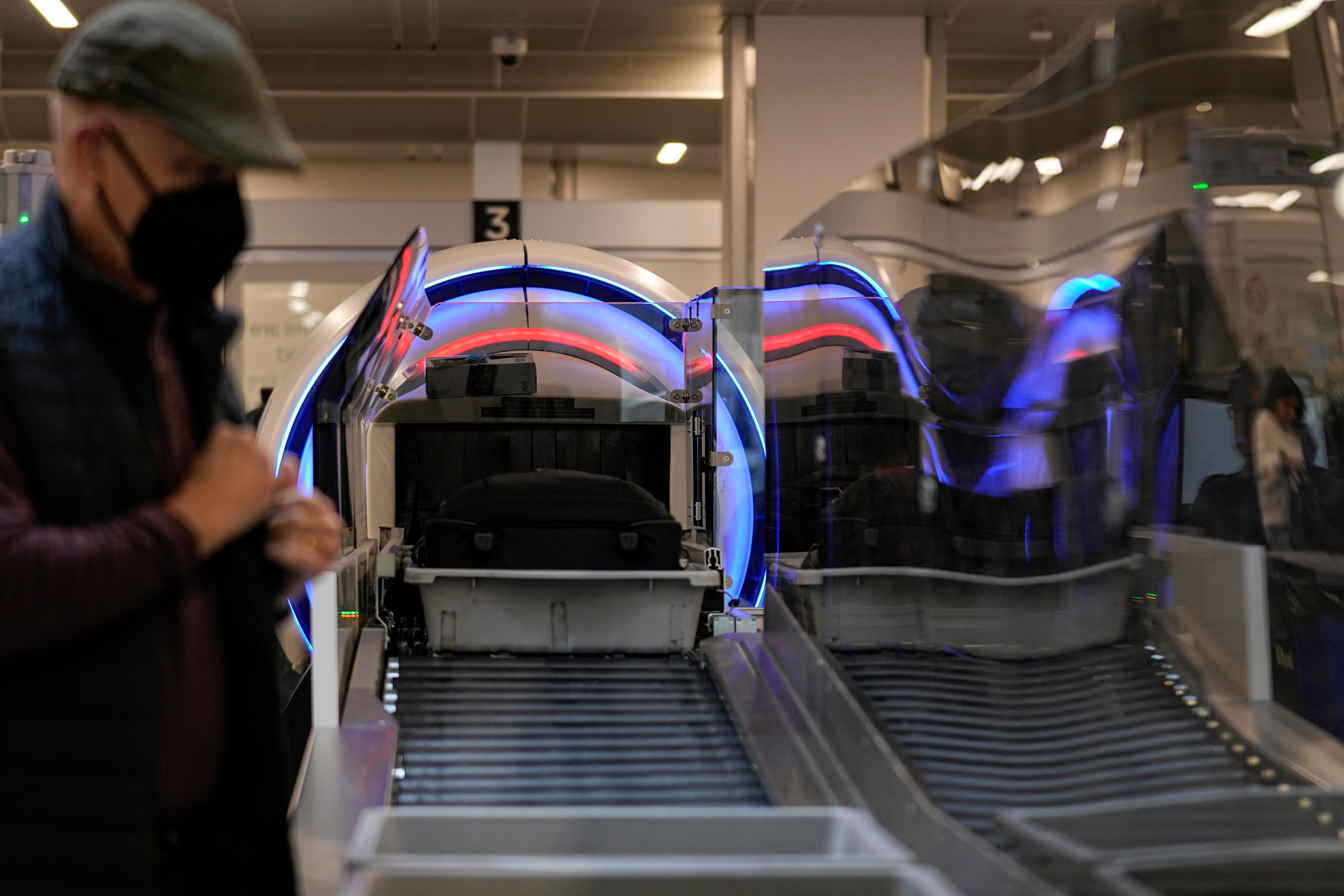 Man finds thief wearing his jeans after tracking case on Air Tag