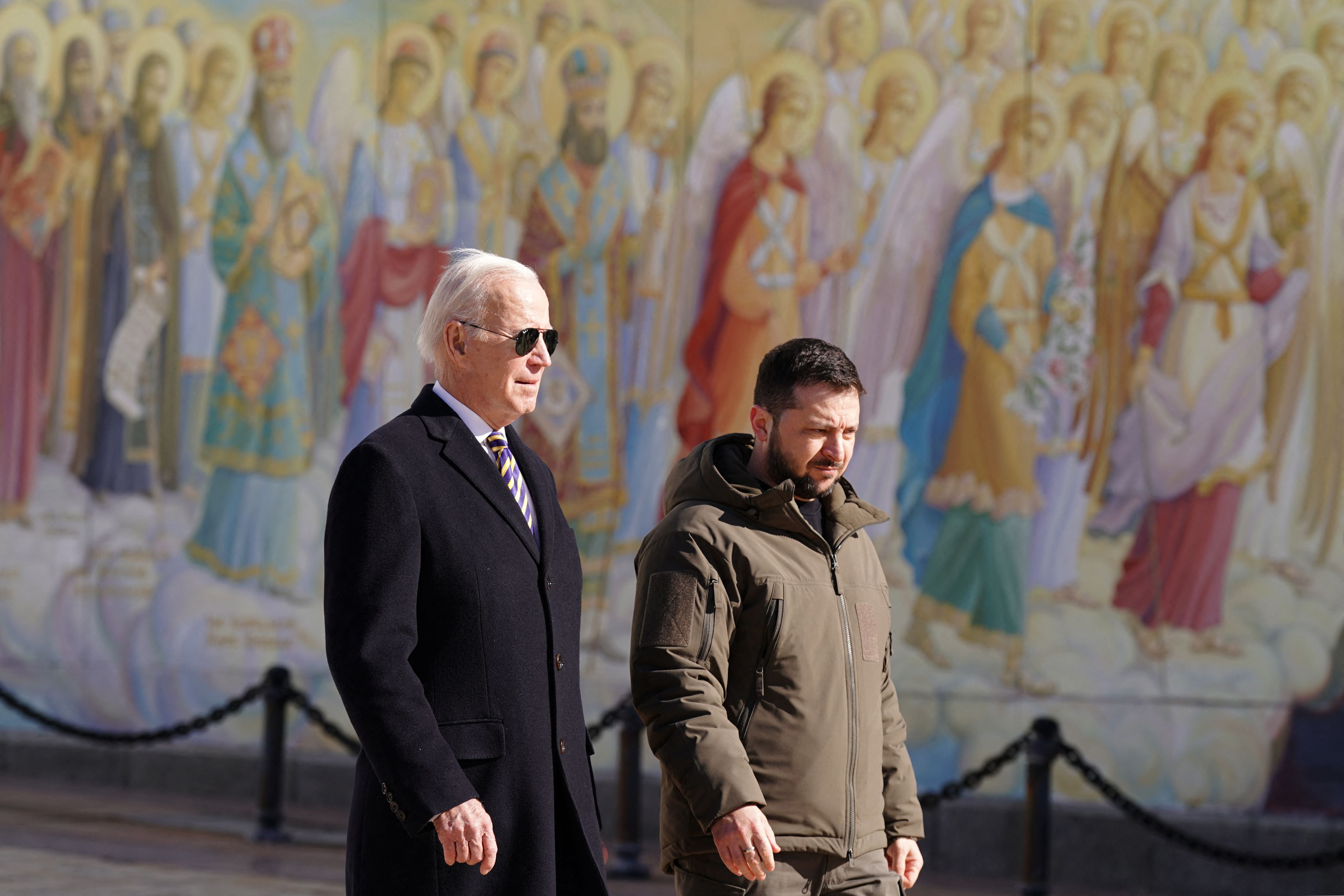 US President Joe Biden walks through Kyiv with Ukrainian President Volodymyr Zelensky