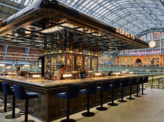 <p>Searcys St Pancras Champagne Bar is the perfect drinking spot to kick off a trip</p>