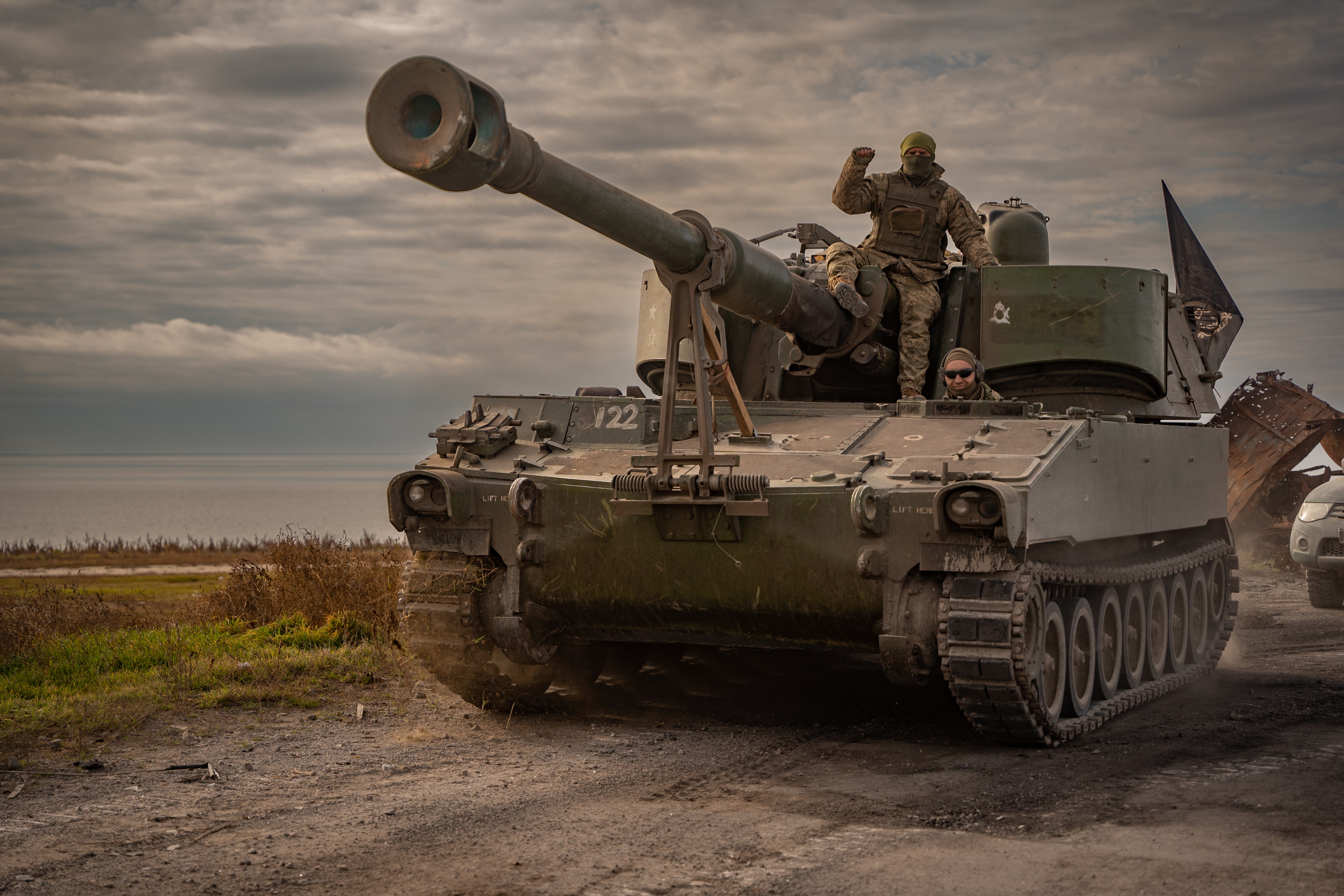 Ukrainian tank heads towards the frontline in the south of Ukraine (November)