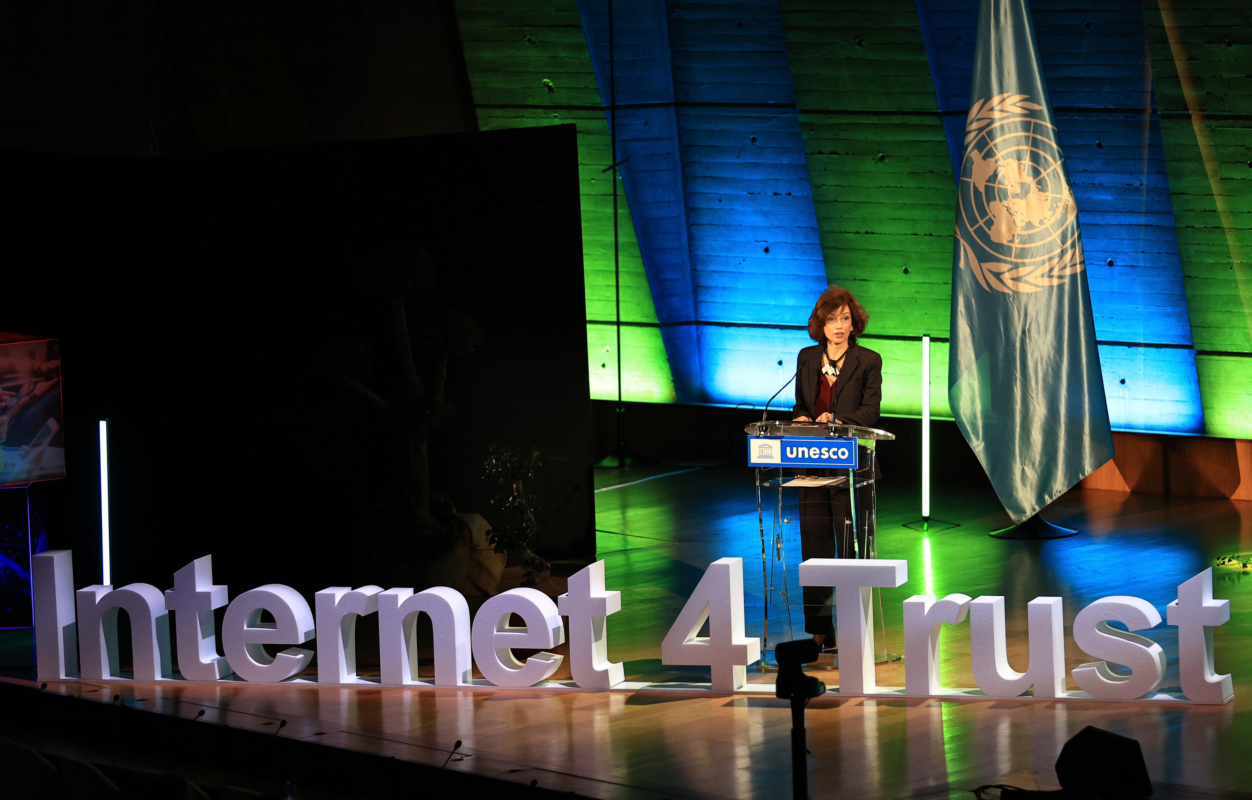 France Regulating Internet