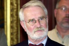 Democrat Tony Earl, former Wisconsin governor, dies at 86