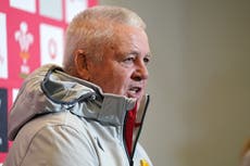 Warren Gatland believes England ‘haven’t done their homework’ on closed roof