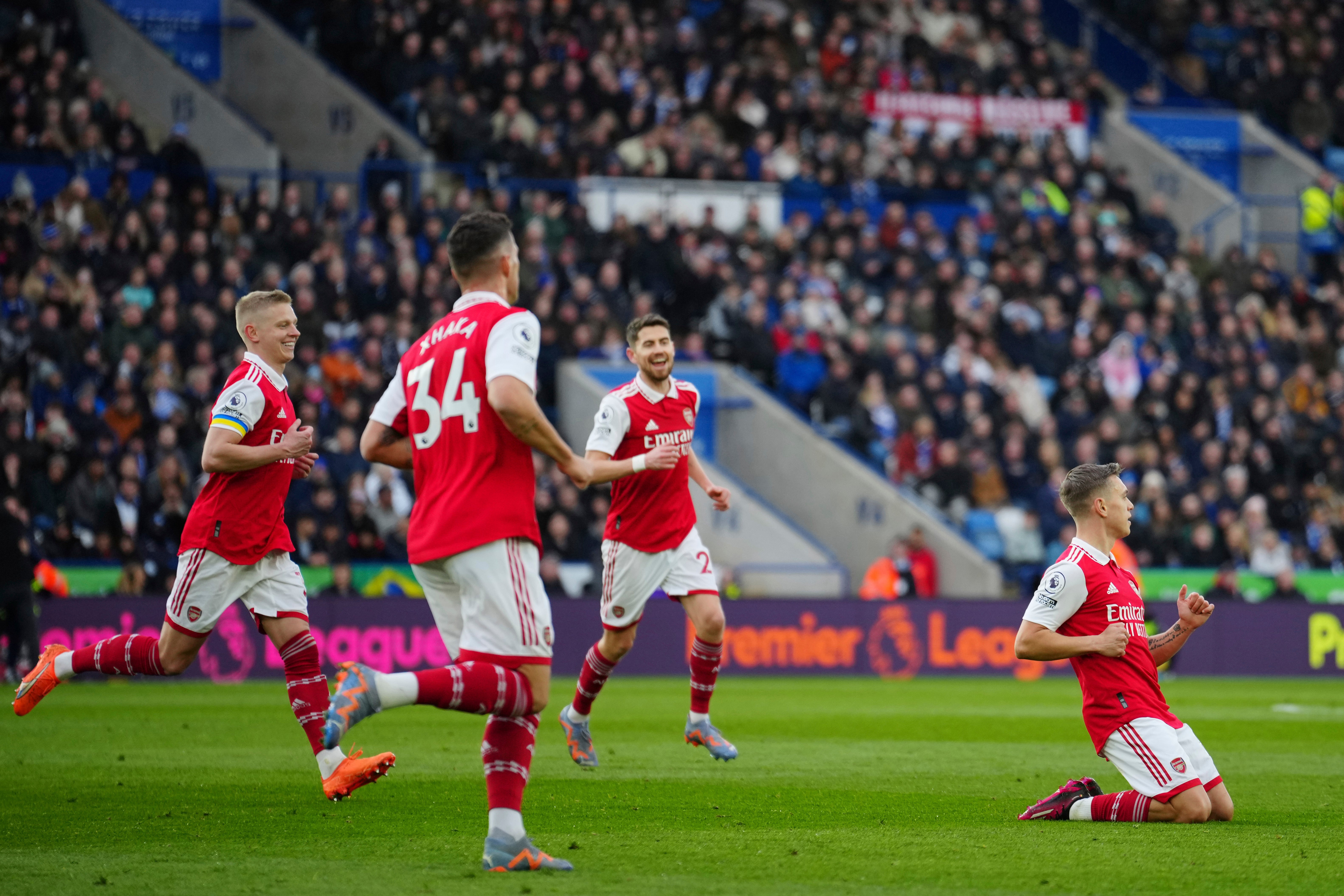 Arsenal celebrate at Leicester