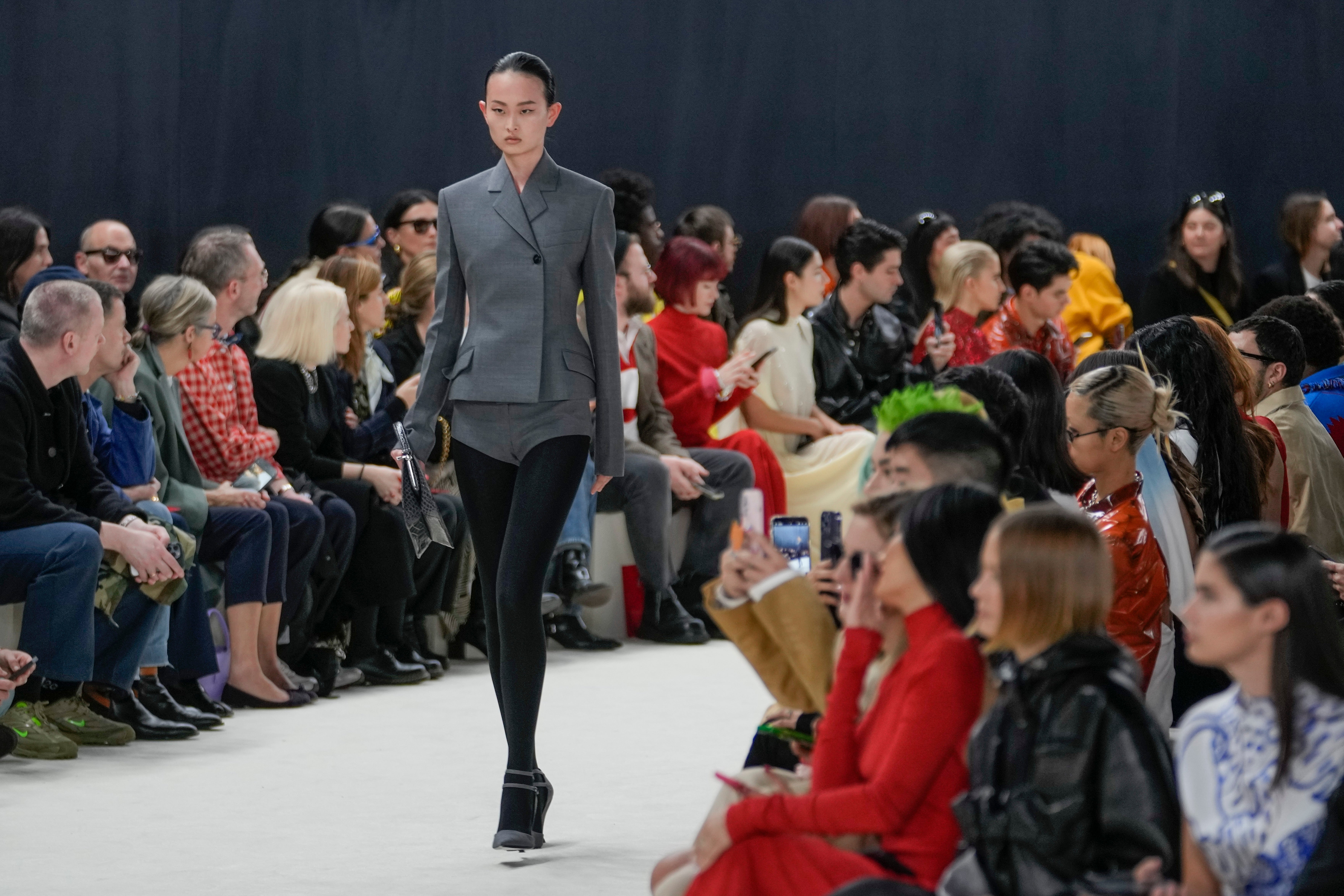 Italy Fashion Ferragamo Womens FW 23