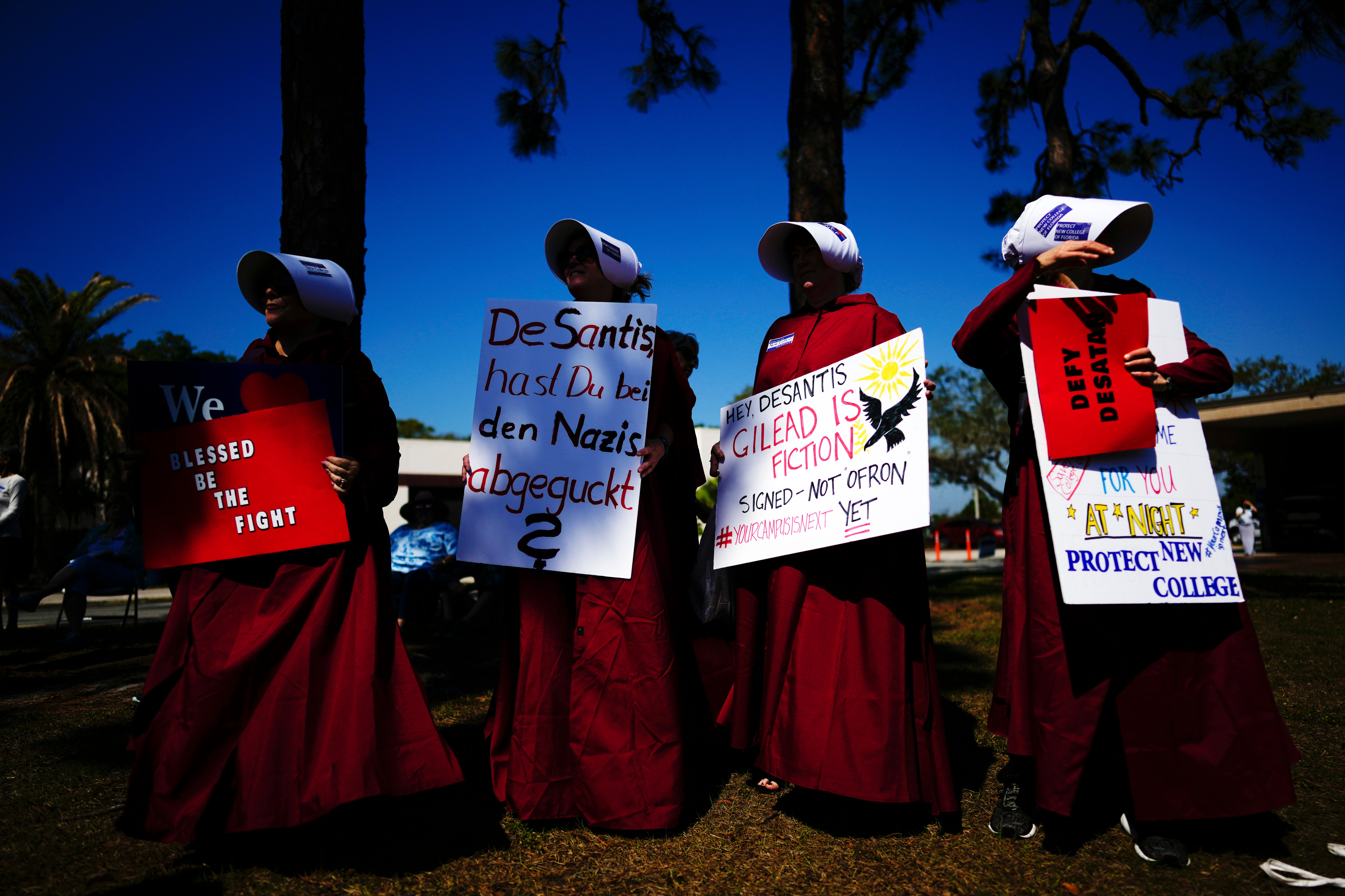 APTOPIX New College Conservatives Protest