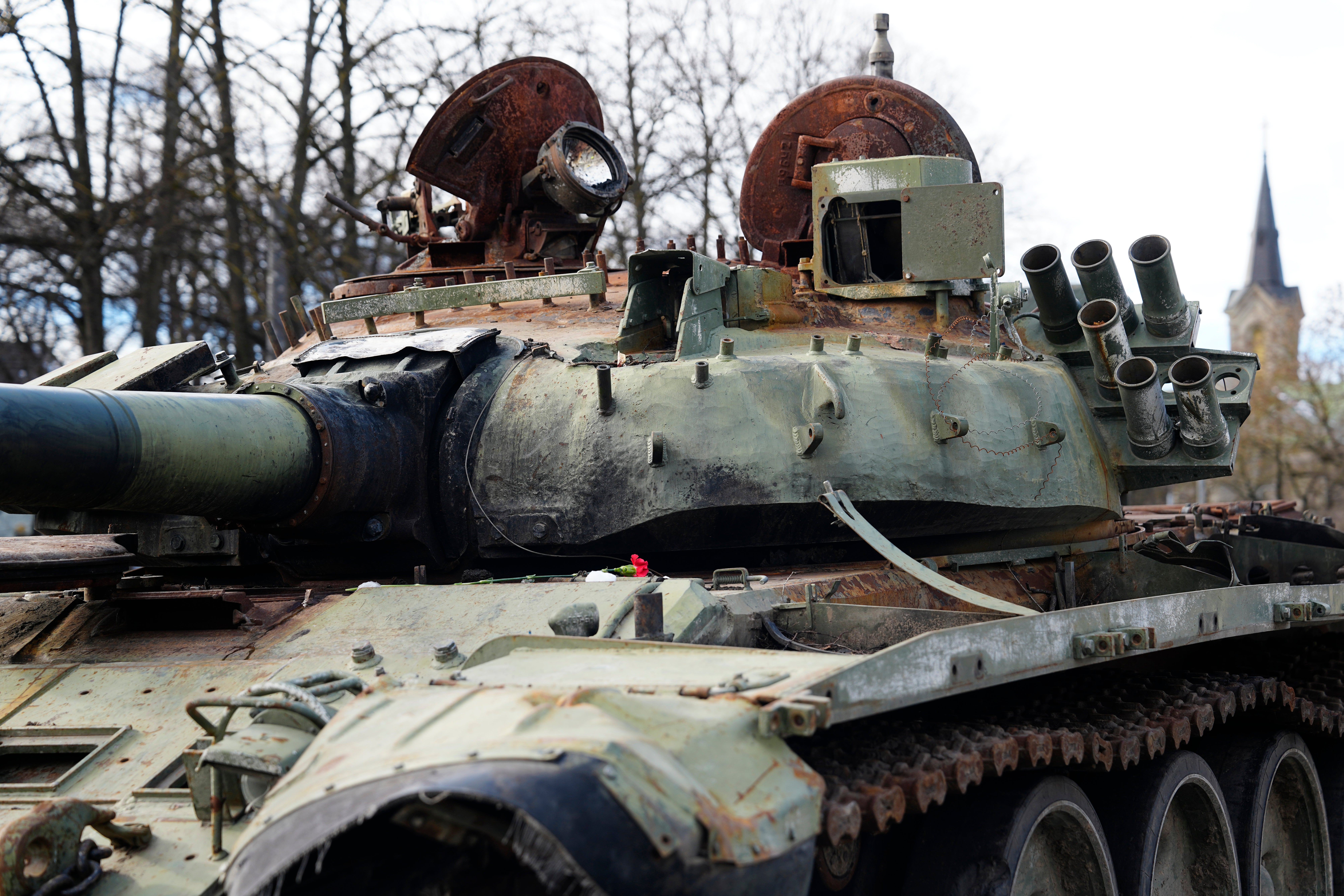 Russia forced to use 60-year-old tanks because of heavy losses, says UK