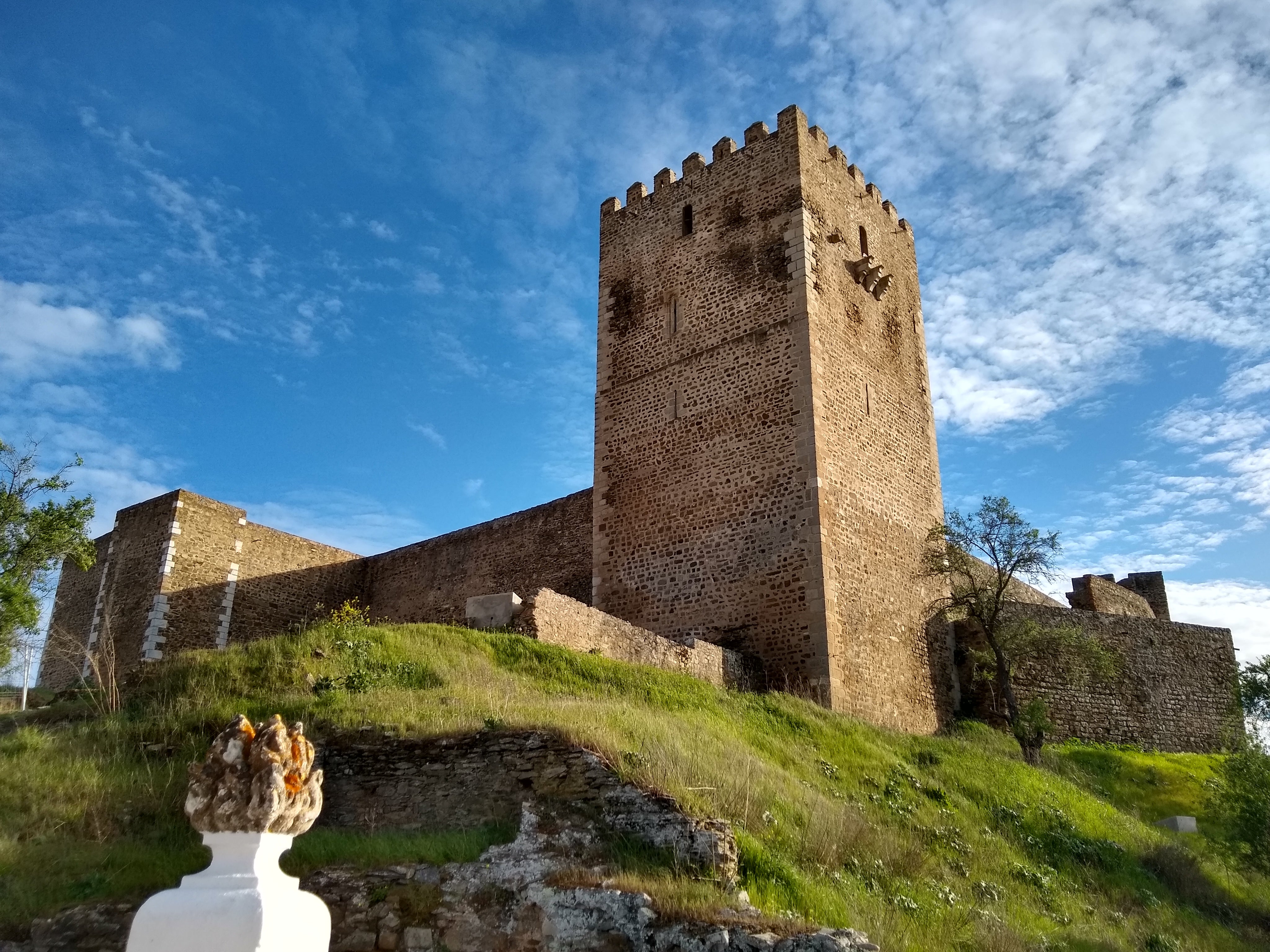 Landmarks along the route include Mertola castle