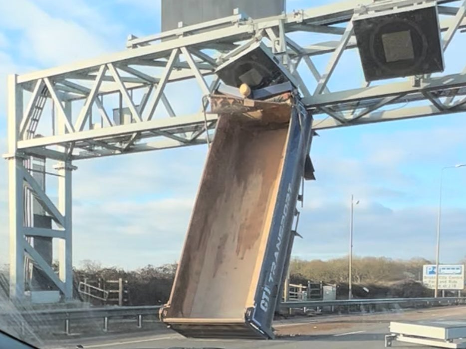 The tipper truck that smashed into an overhead gantry on the M5 near Bristol