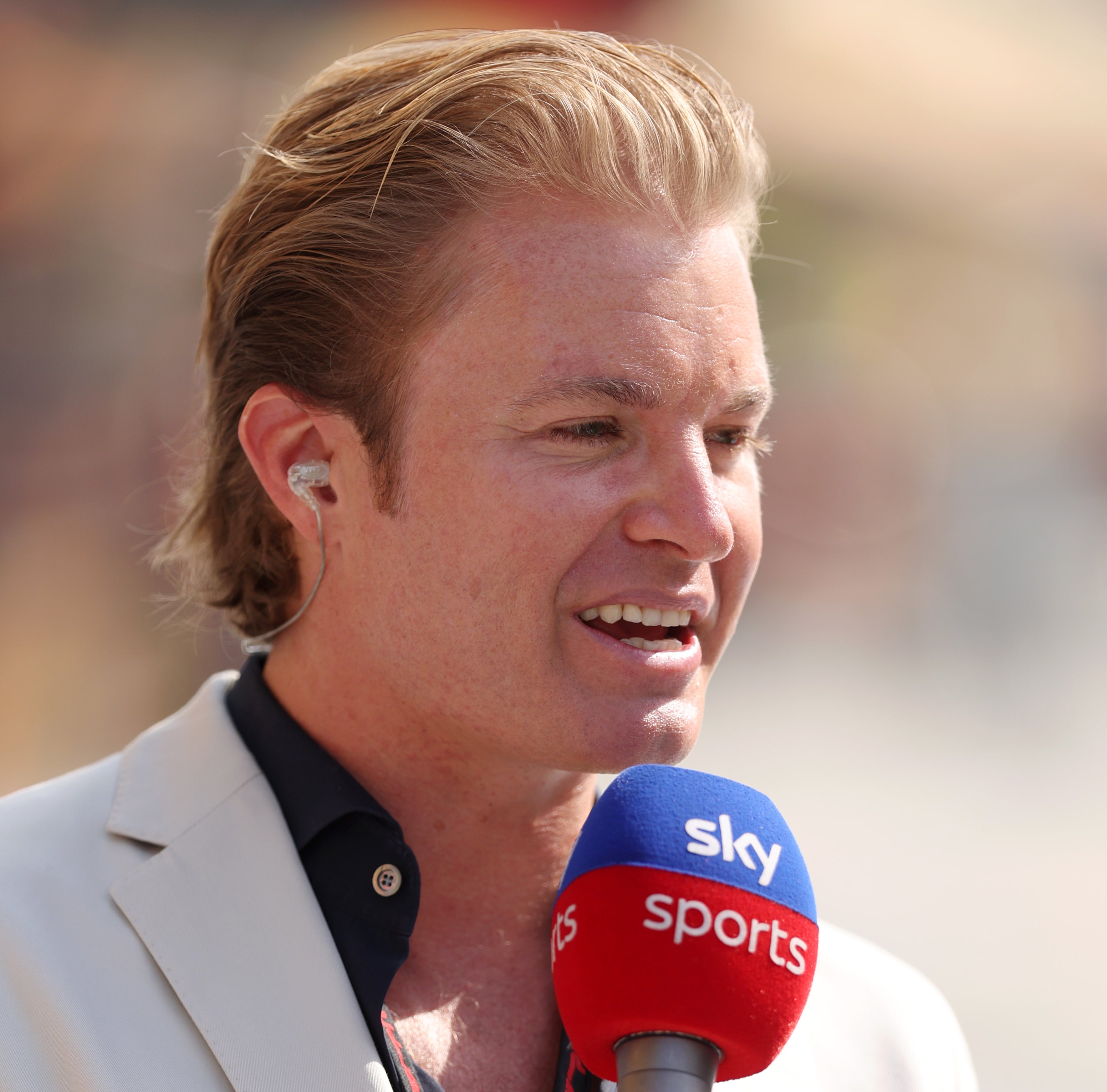 Nico Rosberg believes Lewis Hamilton would not have made the same mistakes as Norris did