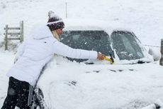 UK weather: Heavy snow and blizzard to hit Britain as Arctic blast hits