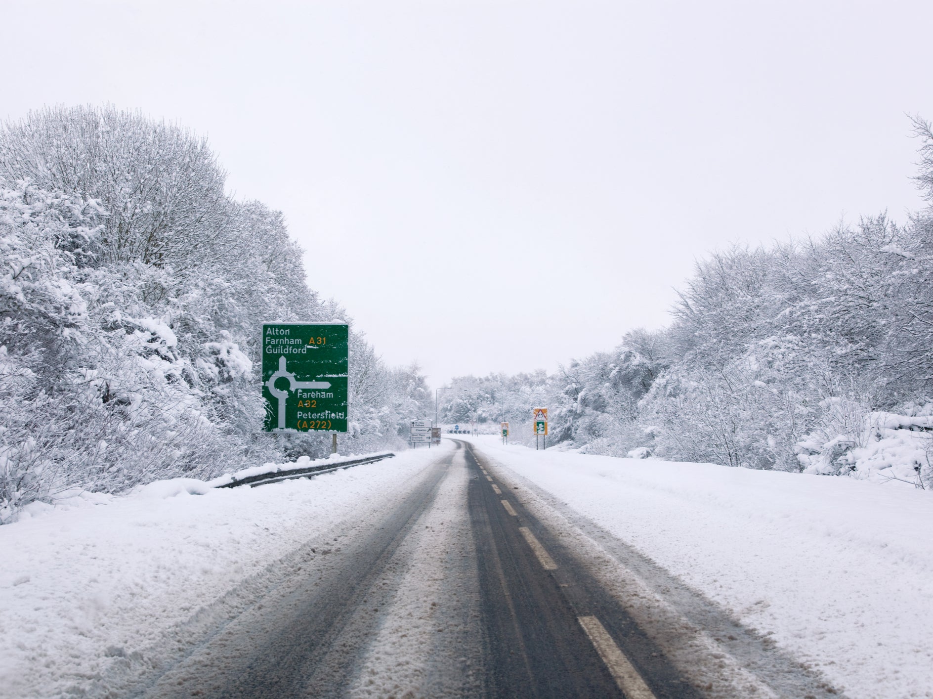 Upto 40cm of snow could fall in parts of the UK