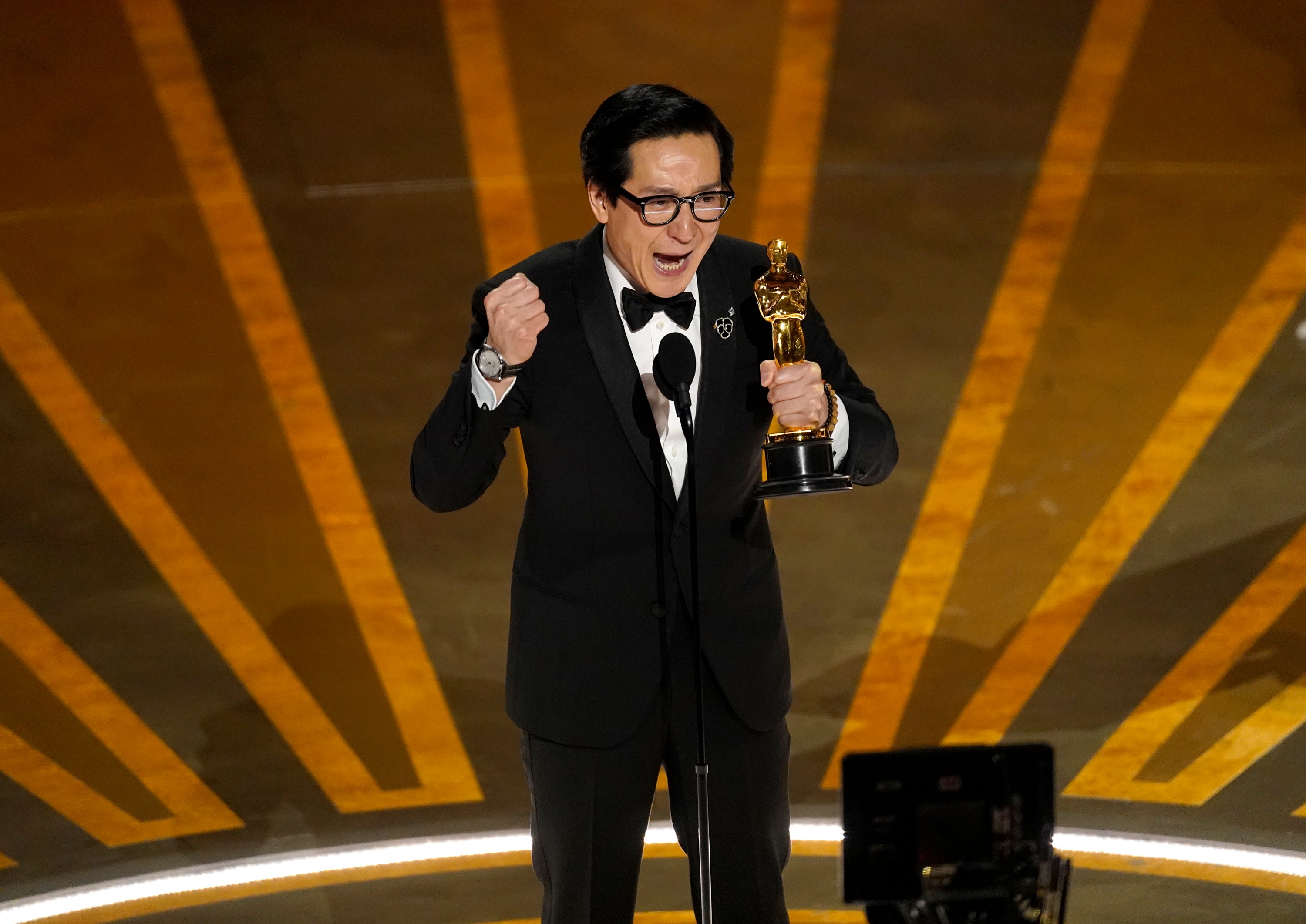 Ke Huy Quan wins Best Supporting Actor for ‘Everything Everywhere All at Once’