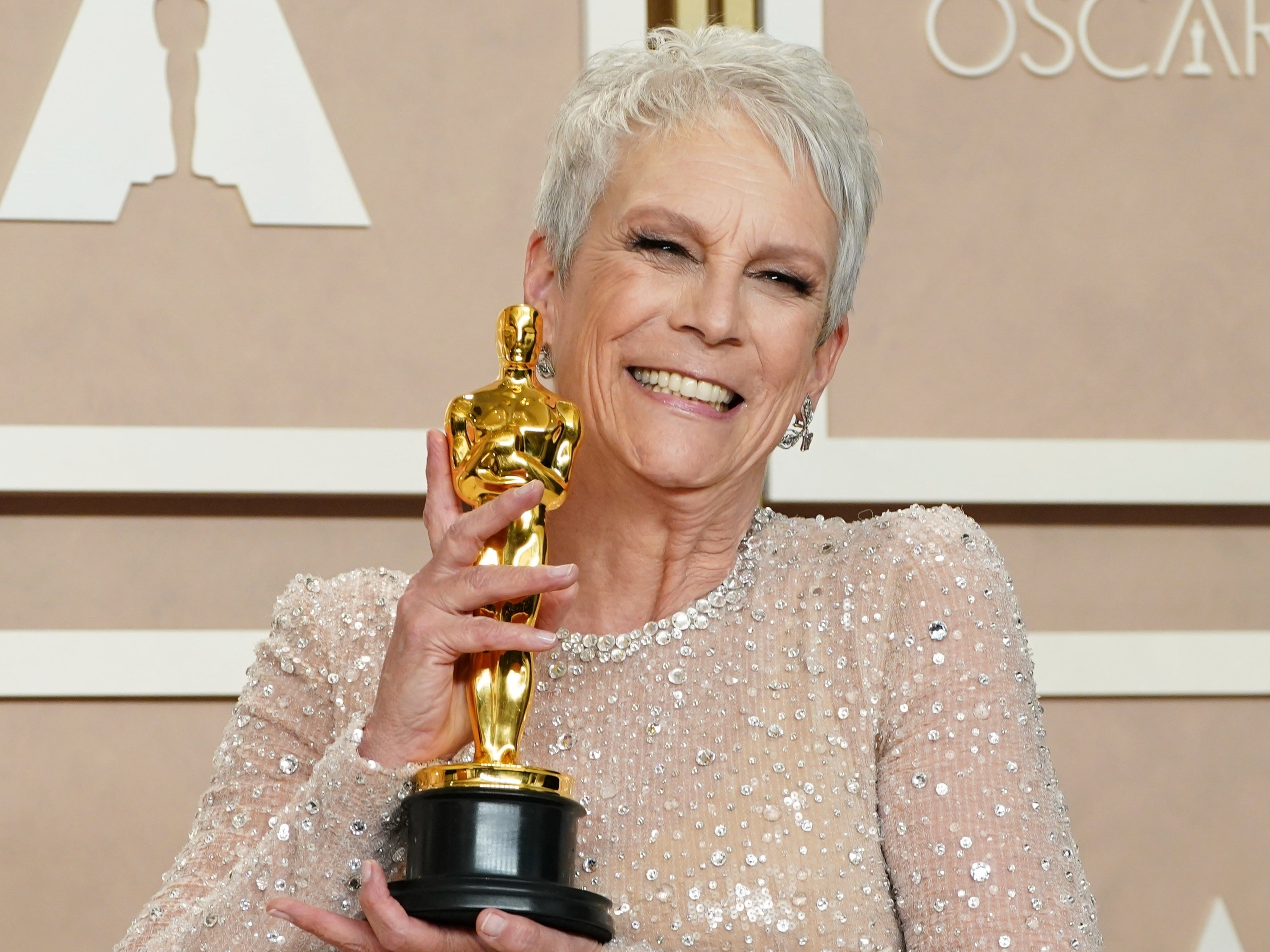 Jamie Lee Curtis wins Best Supporting Actress for ‘Everything Everywhere All at Once’