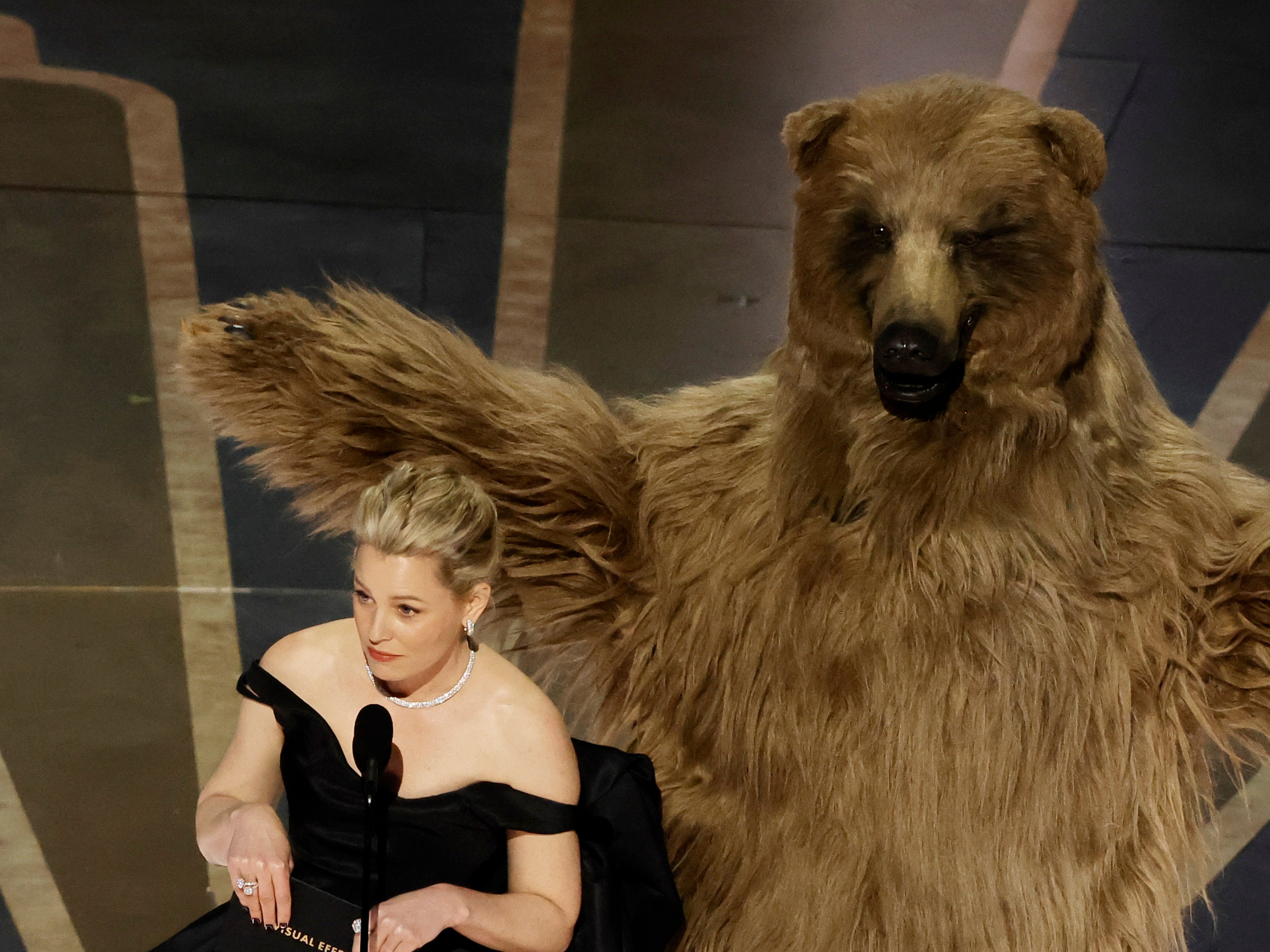 Elizabeth Banks and the ‘bear’ that she jokes ‘tripped’ her up