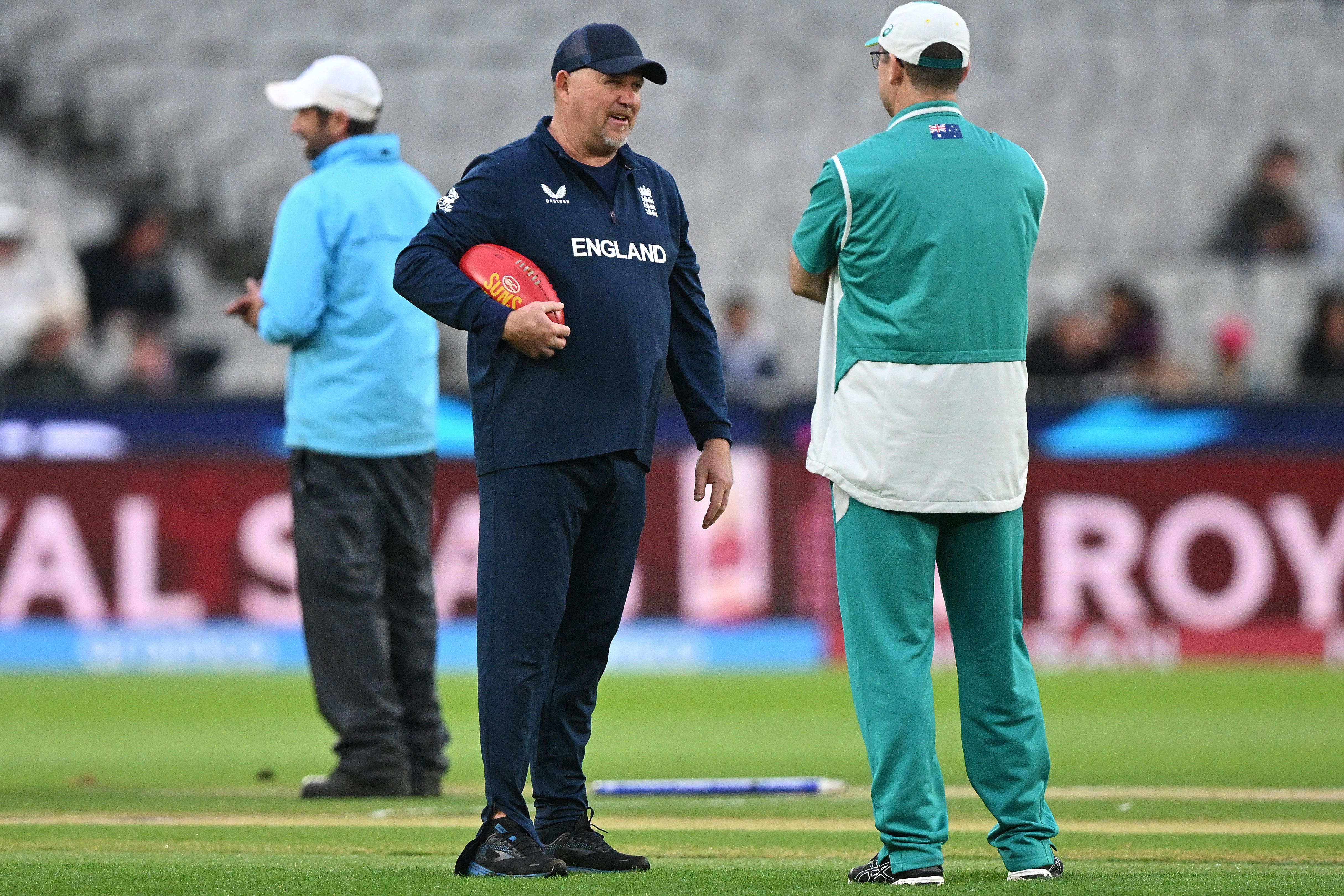 David Saker, centre, will be England’s bowling coach in this summer’s Ashes