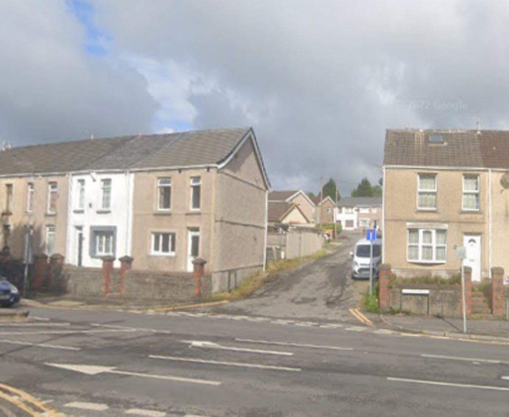 Corner of Clydach Road and Field Close in 2012